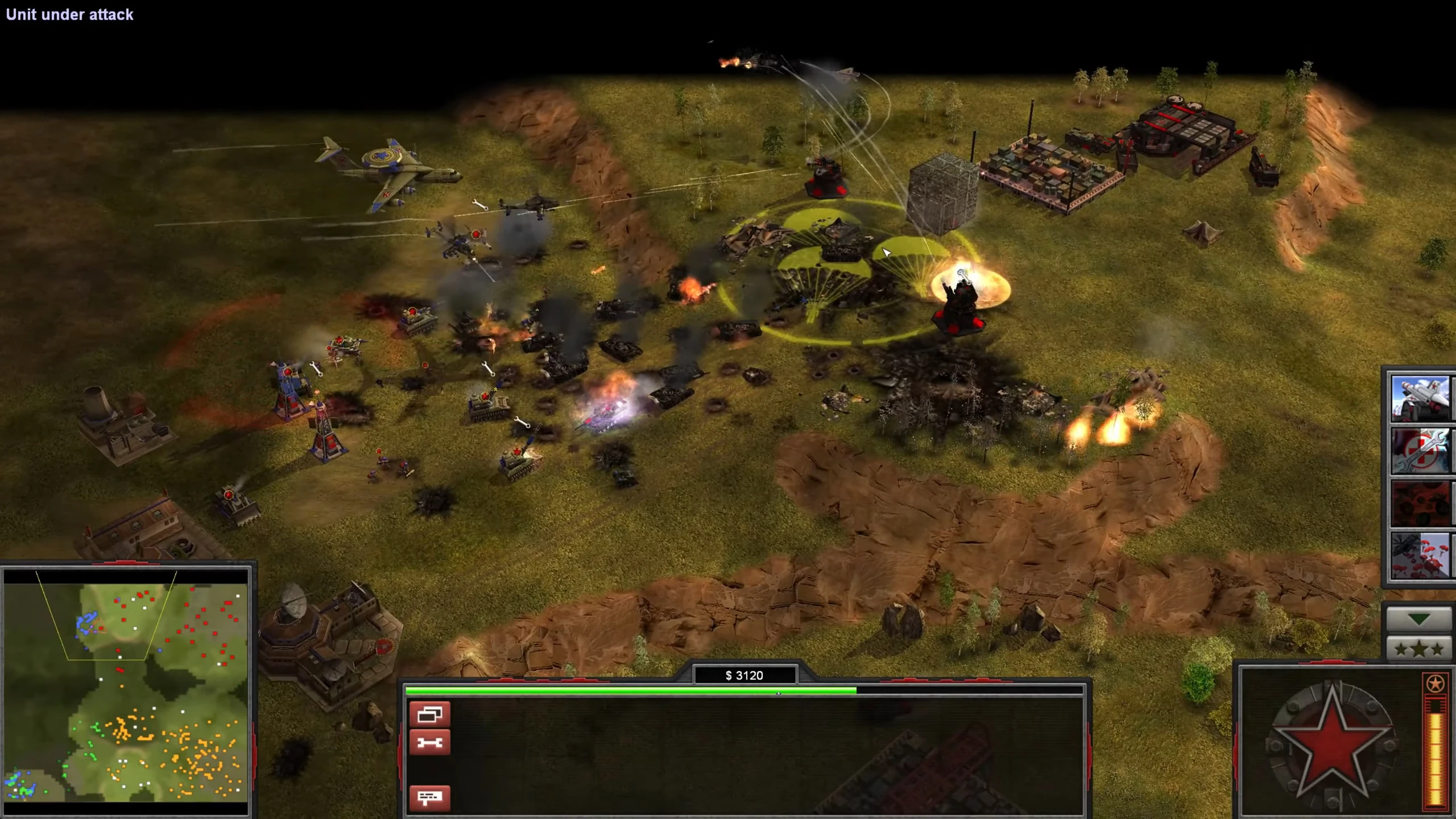 Жаркая битва с танками, самолетами и оборонительными сооружениями в бою в моде Command & Conquer Generals Rise of the Reds