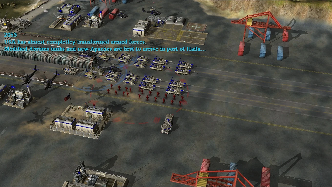 Vista aérea de una base militar estadounidense con tanques Abrams modificados, helicópteros Apache y unidades de infantería cerca del puerto en ROTR Falcon Rising