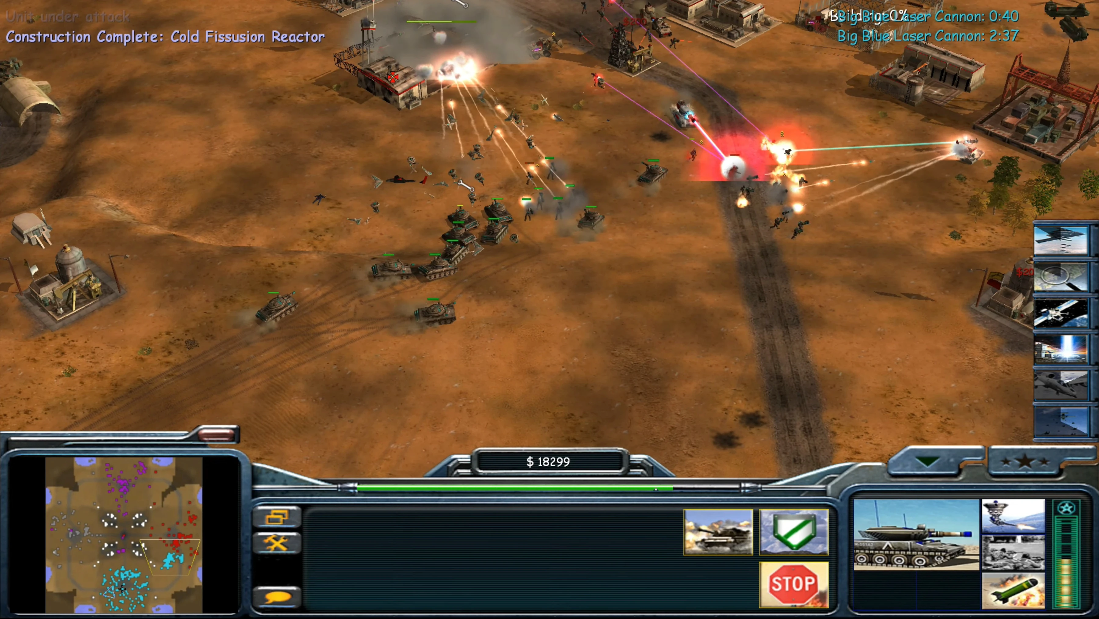 Command & Conquer: Generals Spielszene mit Panzern und Infanterie, die im Shockwave Chaos Mod mit Lasergeschützen angreifen