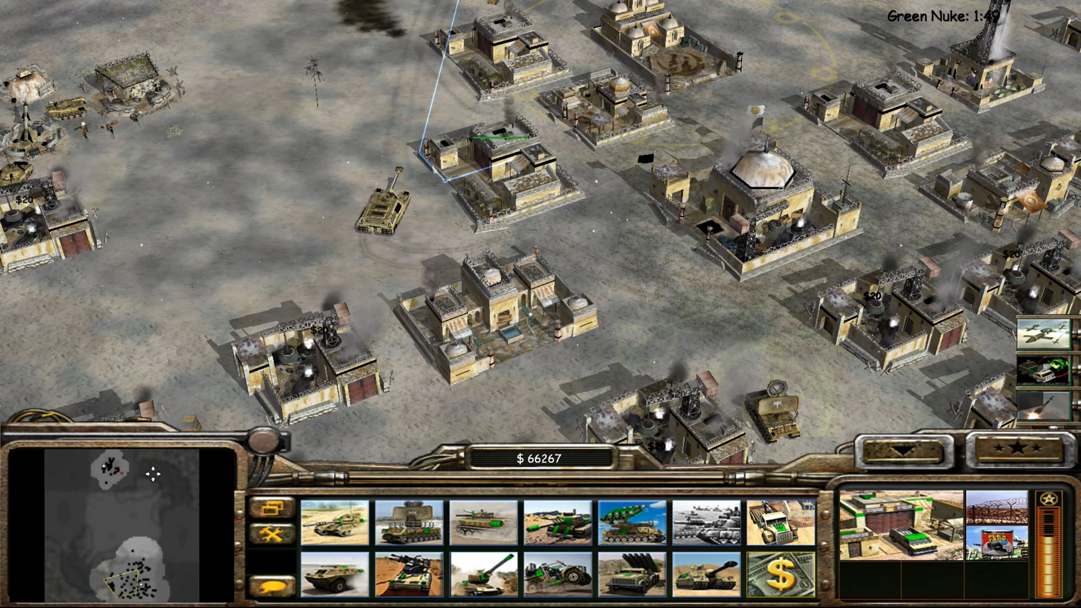 Vogelperspektive auf Wüstenmilitärbasis mit Panzern und Gebäuden in Command & Conquer: Generals mit Shockwave Chaos Mod