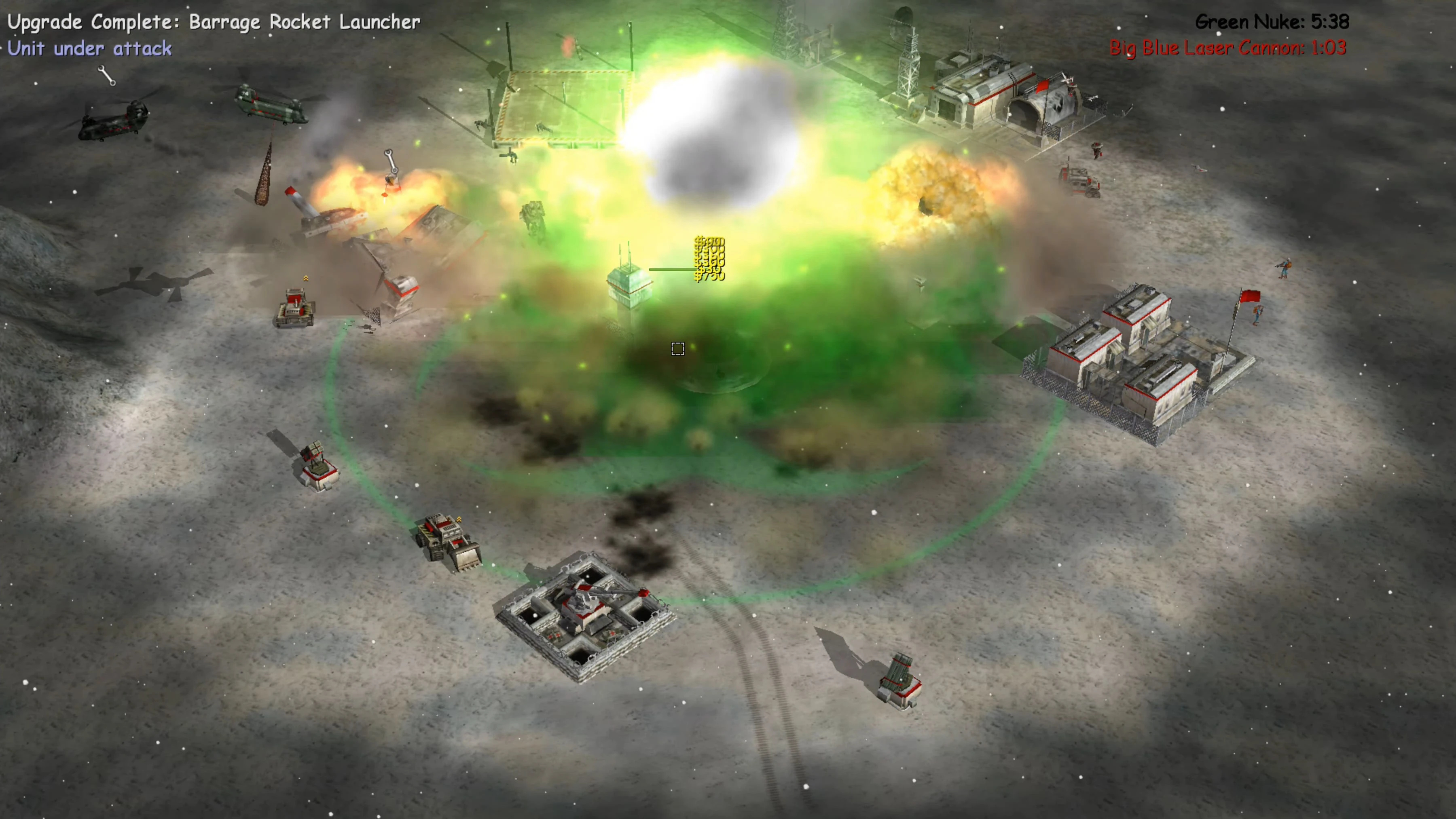 Rauchige Explosion mit grünen und gelben Flammen, die eine Basis im Command & Conquer Generals Shockwave Chaos Mod zerstört