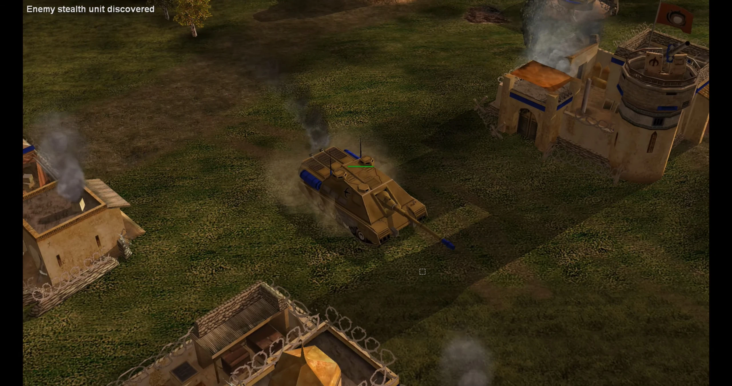 Bildschirmfoto eines getarnten gepanzerten Fahrzeugs in der Nähe von Gebäuden in Command and Conquer: Generals mit Condition Zero Mod