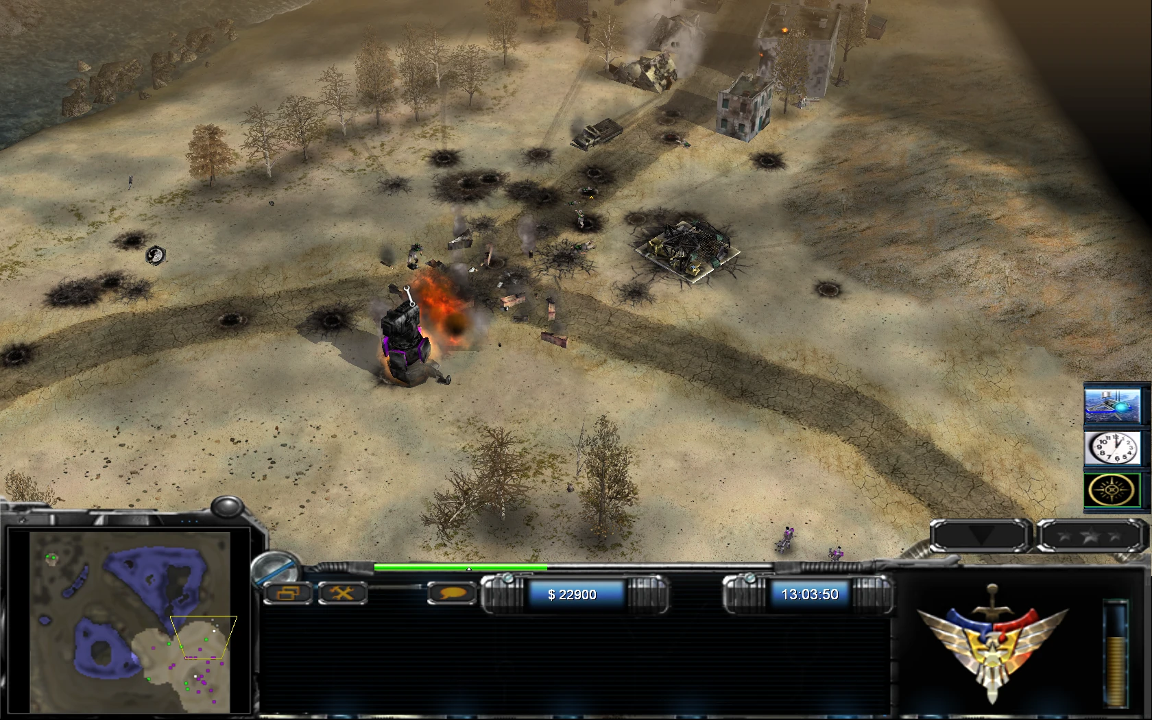 Вид из игры мода Contra для Command & Conquer Generals с горящей турелью и разбросанными обломками