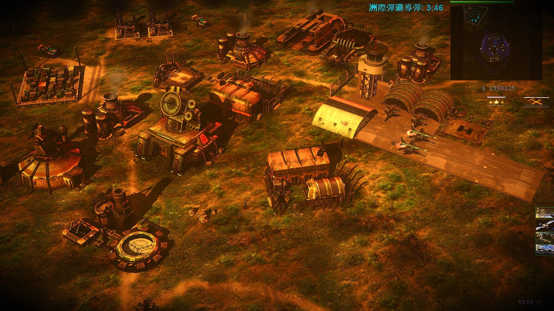 Draufsicht auf Command & Conquer Generals Basis mit Gebäuden, Radarturm und Flugzeugen auf Startbahn im Modern Warfare Mod