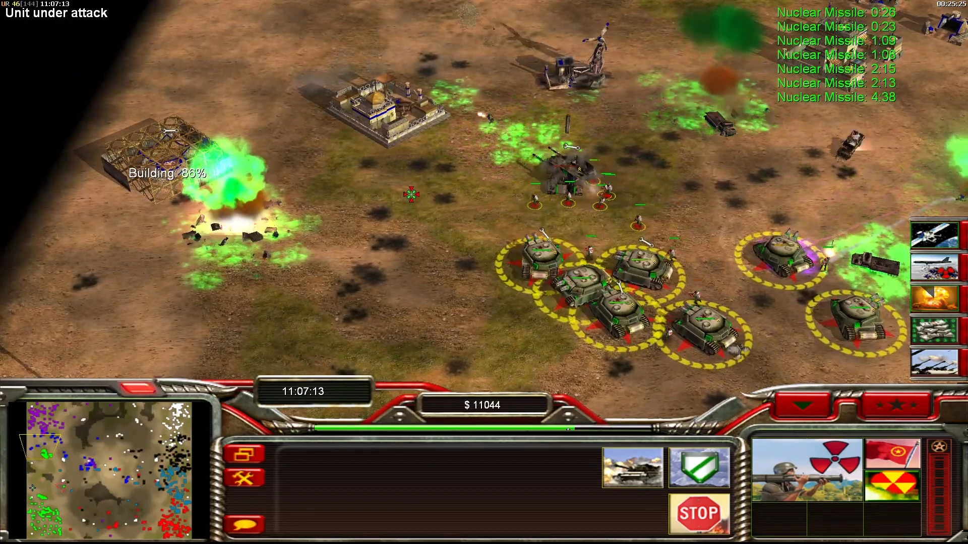 Скріншот ігрового процесу з танками під атакою та зворотним відліком ядерних ракет у моді Project Raptor для Command & Conquer Generals