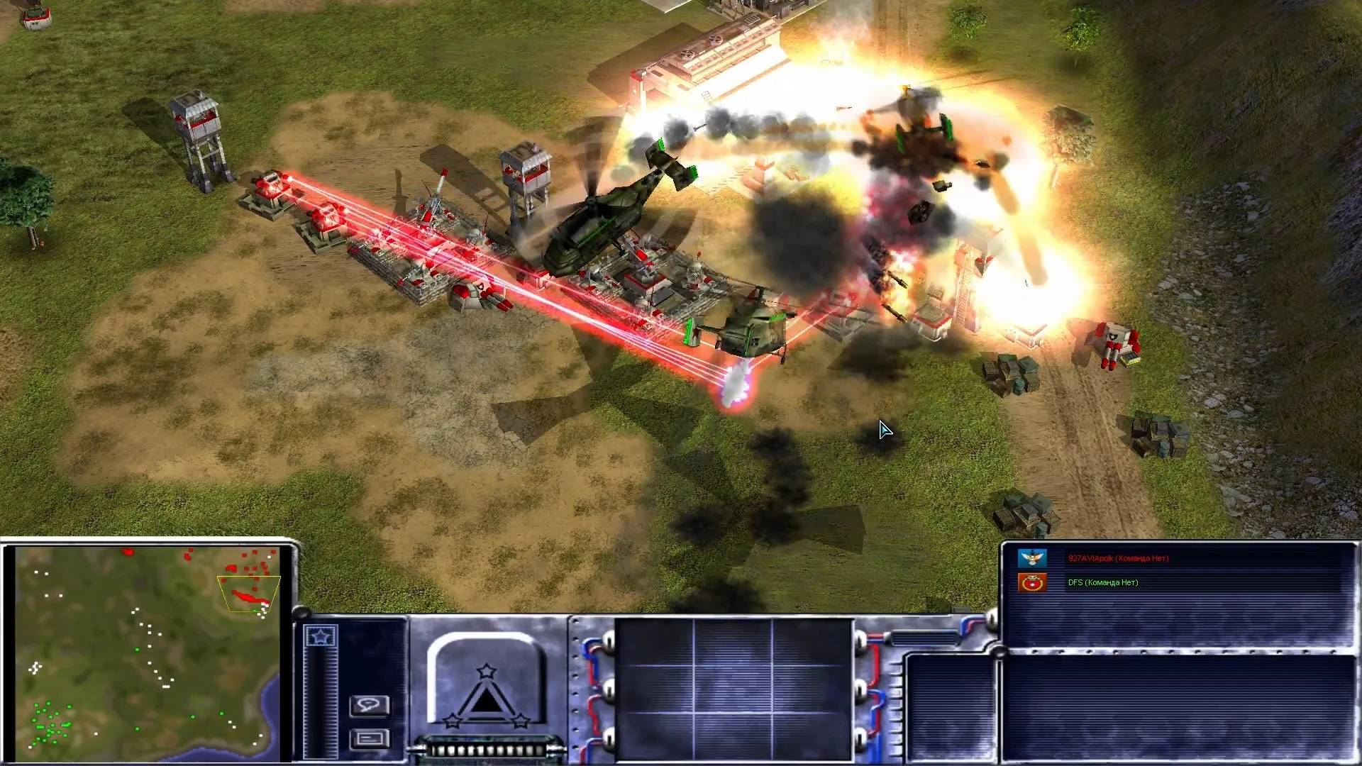 Гелікоптери здійснюють червоні лазерні атаки, спричиняючи вибухи на військовій базі в Command & Conquer Generals Project Raptor