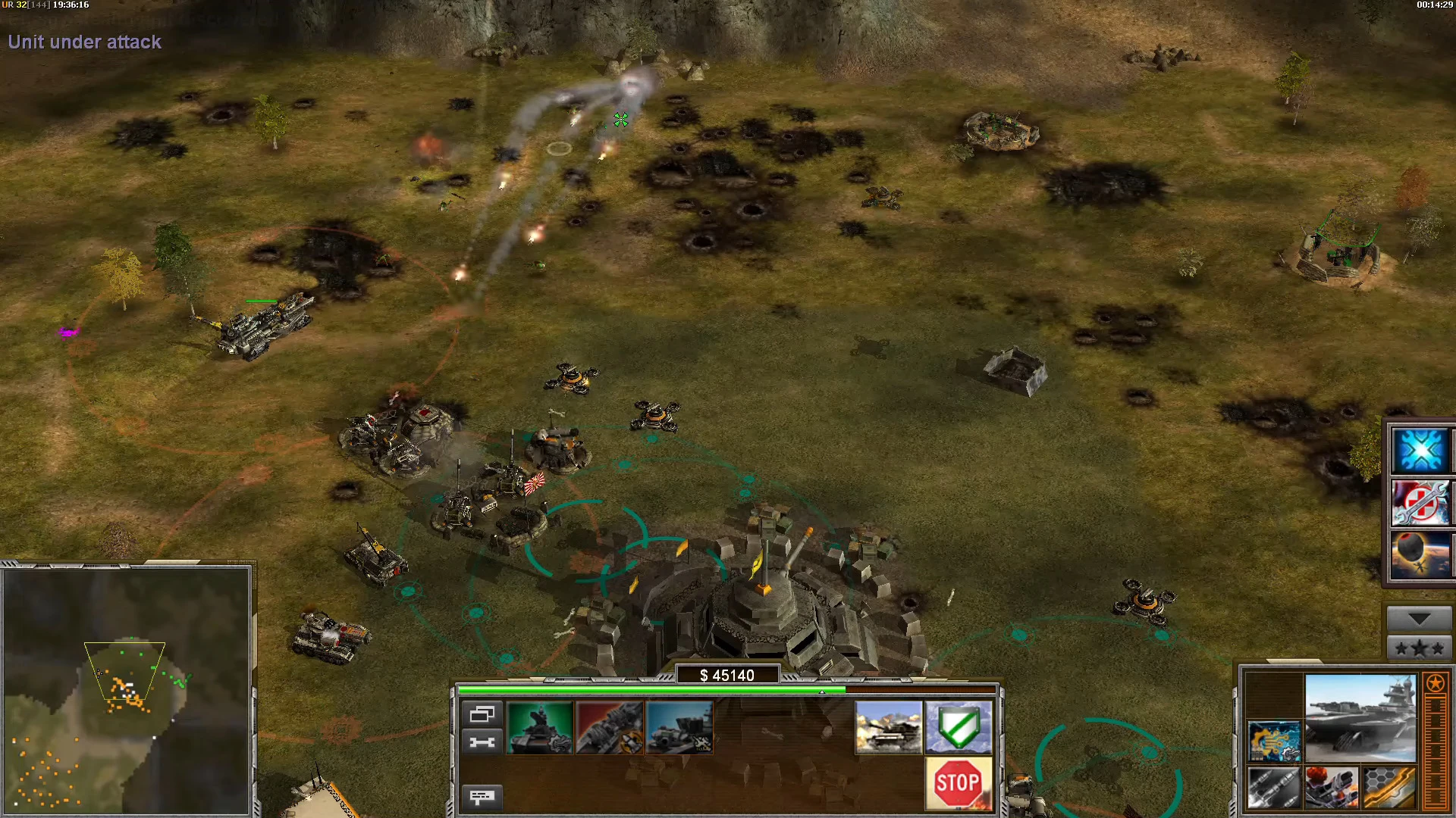 Геймплей Command & Conquer Generals з атакою юнітів і захистом бази зі стрільбою ракет у моді