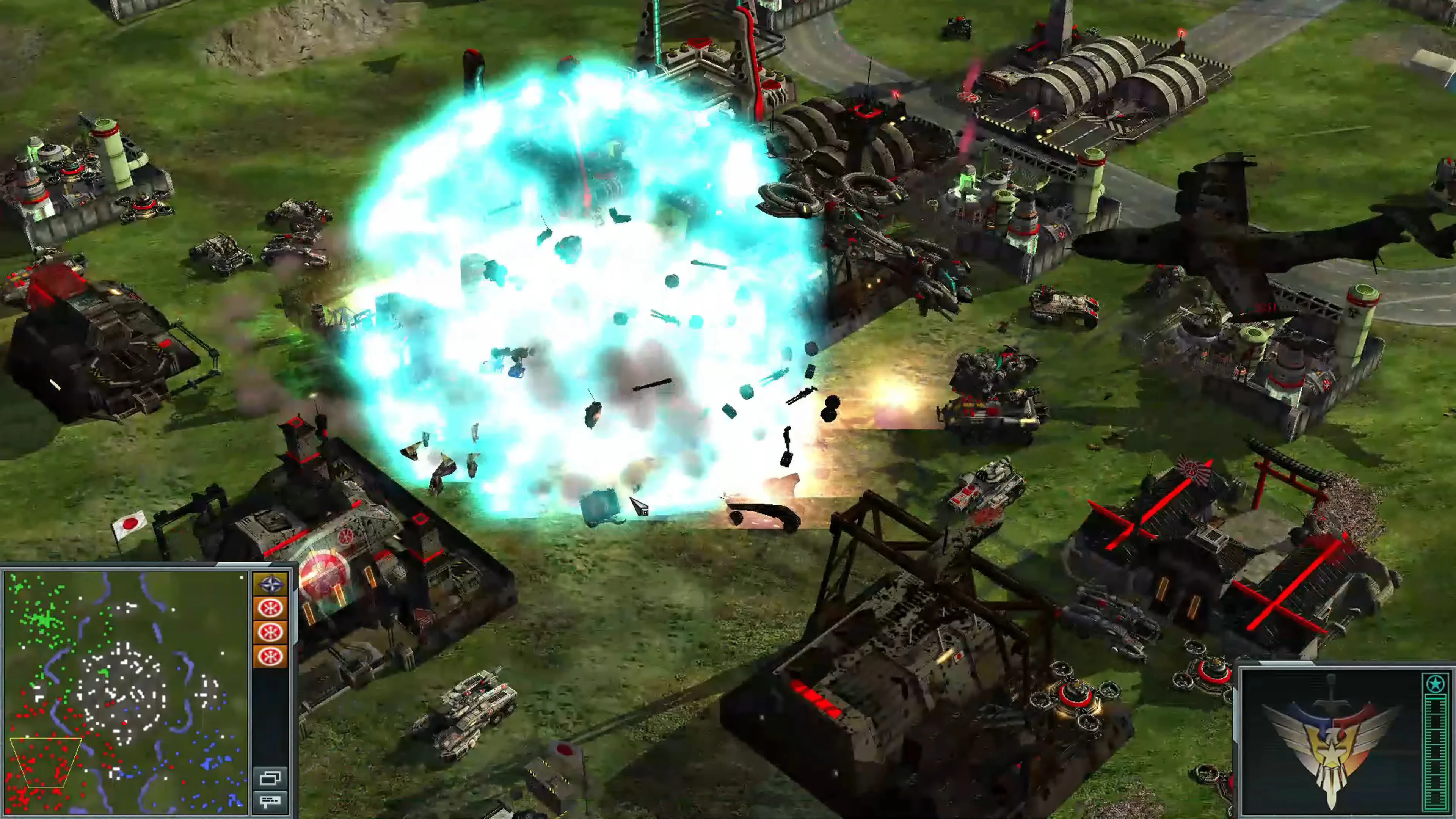 Великий синій вибух в охоплює військову базу з танками та літаками в моді Command & Conquer Generals