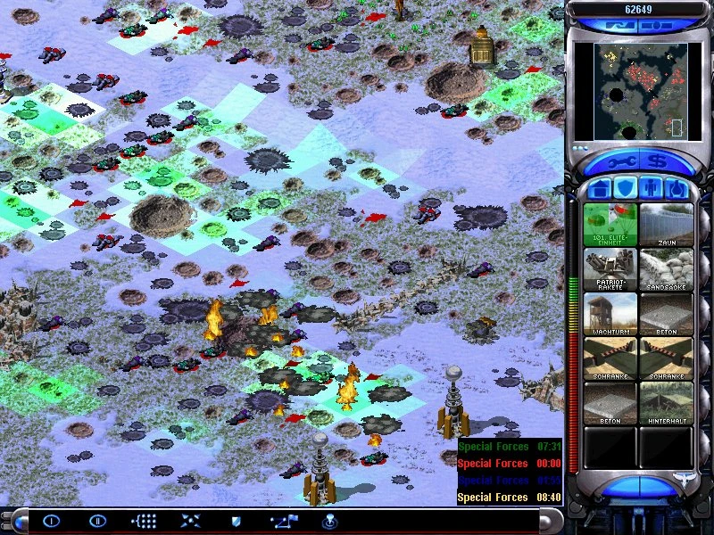 Скріншот ігрового процесу з зруйнованою місцевістю, кратерами, вогнями та розкиданими юнітами в моді Total Destruction для Red Alert 2