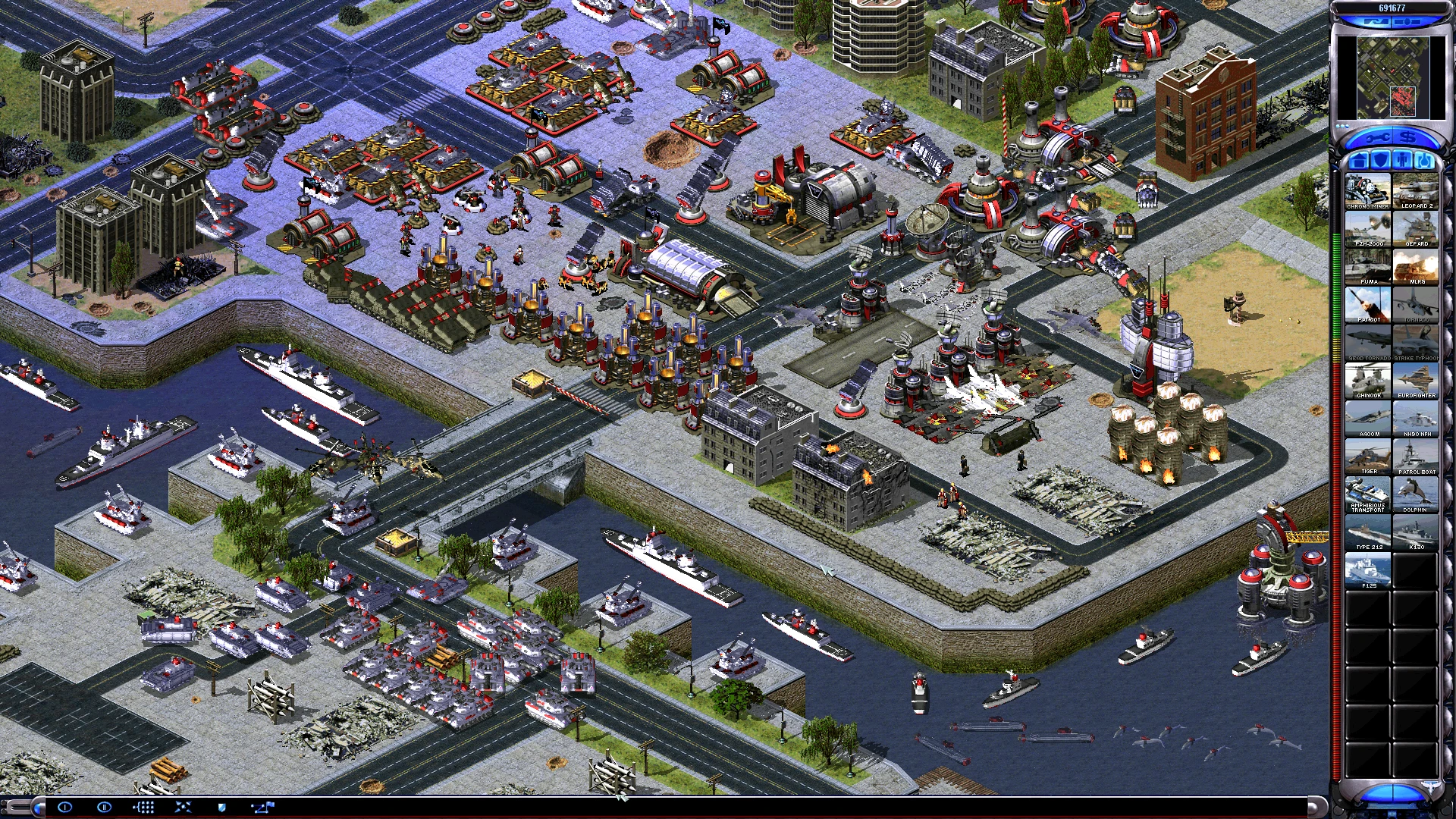 Стратегическая военно-морская и наземная база с кораблями, самолетами и обороной в моде Command & Conquer Yuri's Revenge