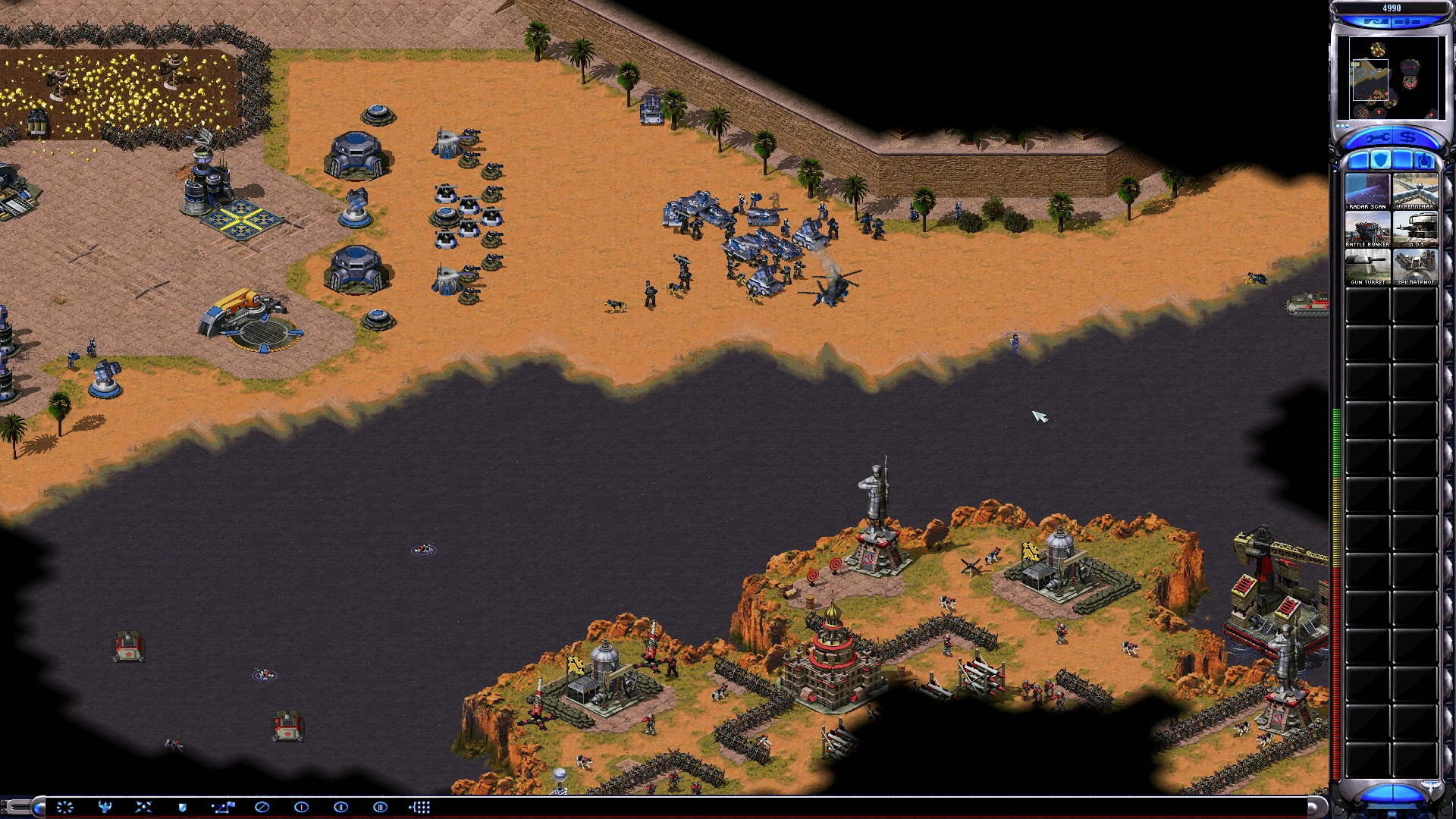 Screenshot zeigt zwei gegnerische Basen und Militäreinheiten auf einer Wüstenkarte im Alliance Reforged Mod von Command & Conquer Yuri's Revenge