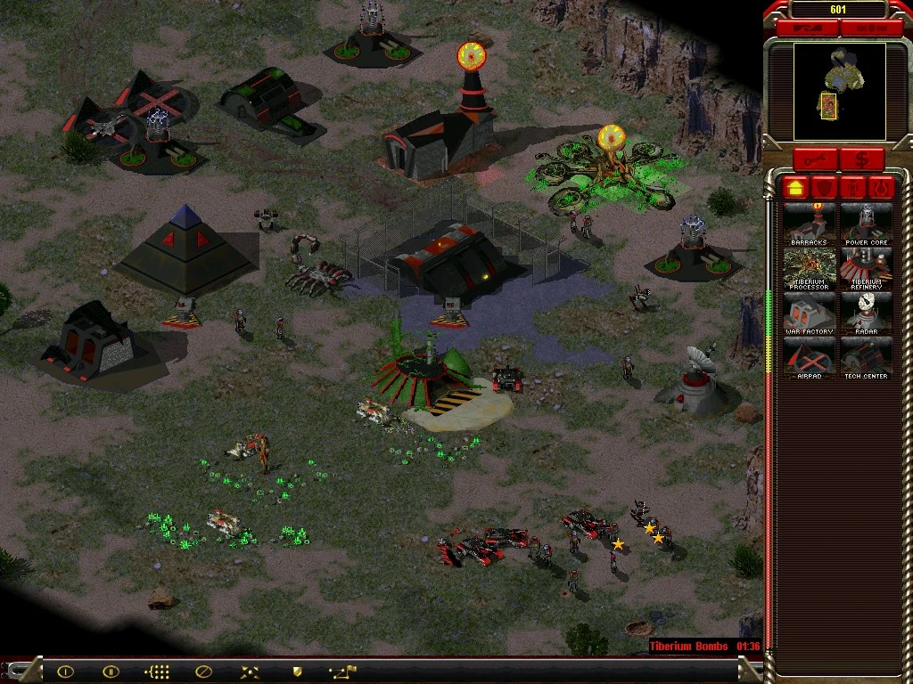 Скріншот з Command & Conquer Yuri's Revenge із базою, оборонними вежами та збором тиберію в моді C&C Coalition War