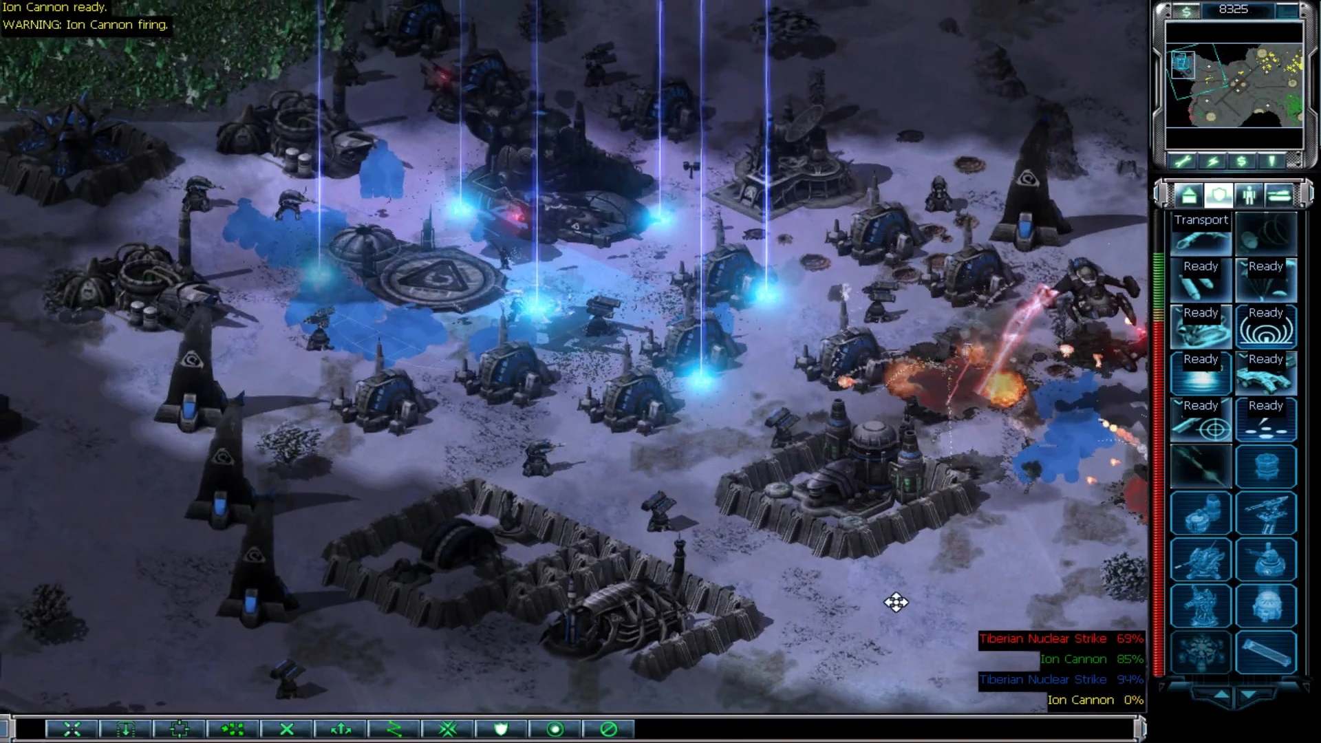 Spielbildschirm zeigt Ion Cannon Schuss über verschneiter Basis mit Verteidigungstürmen im Tiberium Crisis 2 Mod