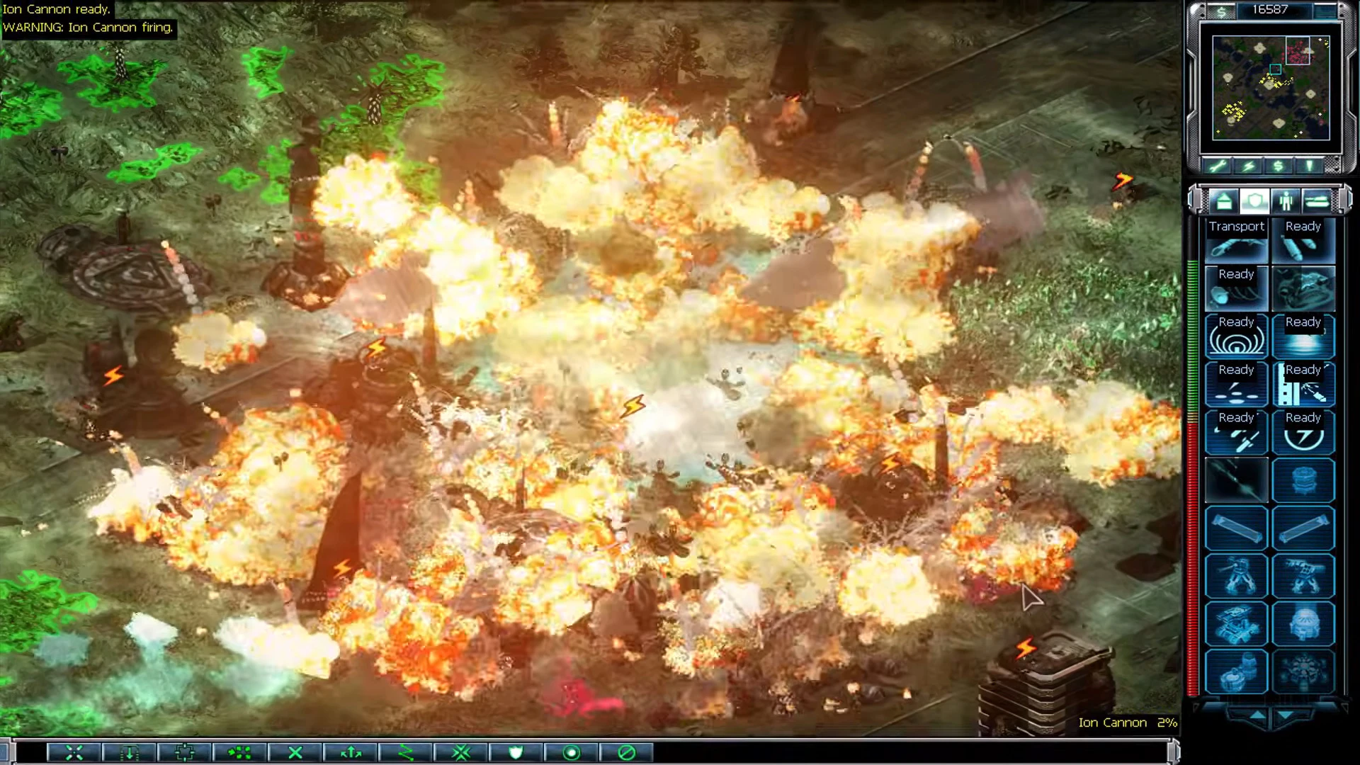 Explosionen auf dem Schlachtfeld zu sehen im Command & Conquer Yuri's Revenge Mod Tiberium Crisis 2