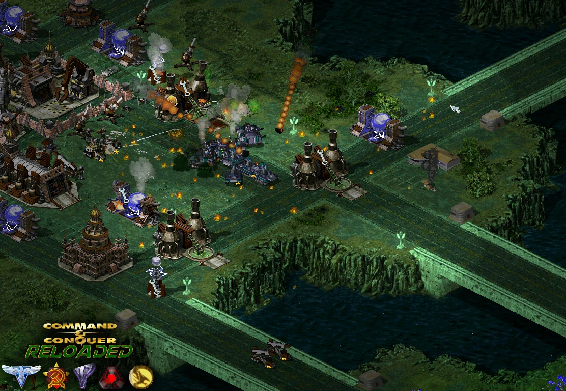 Скриншот мода Command & Conquer Reloaded с атакой базы танками, турелями и взрывами
