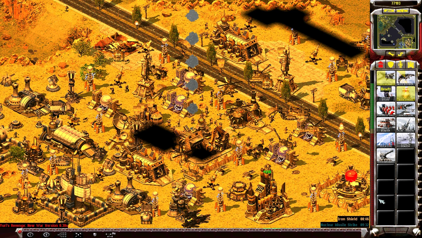 Скриншот Command & Conquer Yuri's Revenge мод New War с пустынной базой, зданиями и обороной