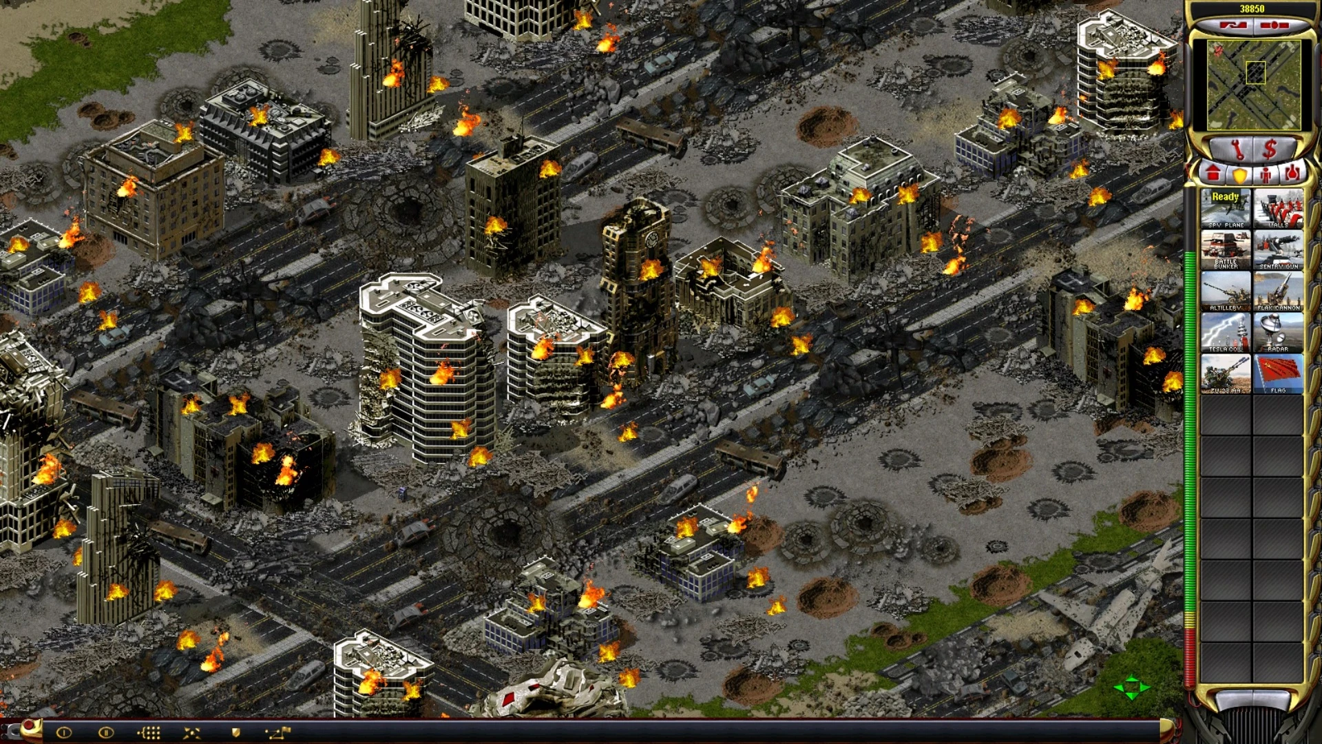 Скриншот из игры с разрушенным городом, горящими зданиями и военным интерфейсом в моде Command & Conquer Yuri's Revenge