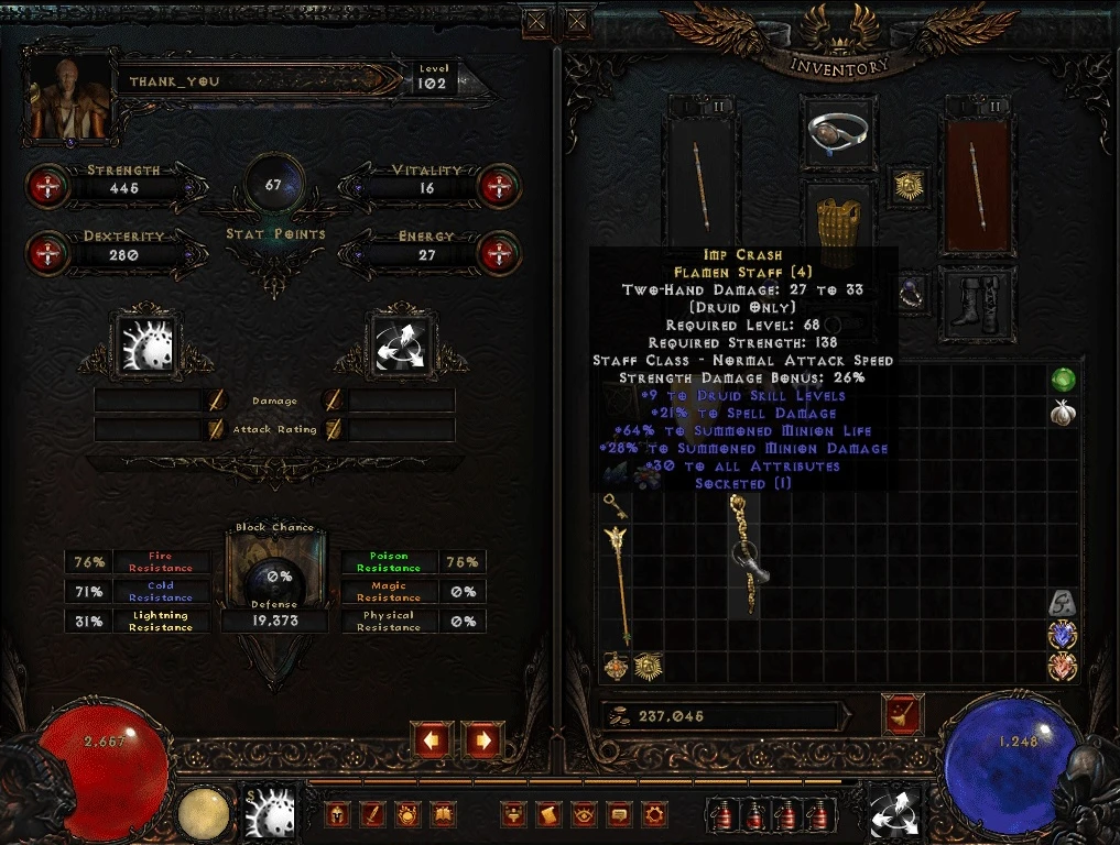 Pantalla de inventario de Diablo II Median XL que muestra las estadísticas y objetos de un Druida de nivel 102, incluido el bastón Imp Crash.