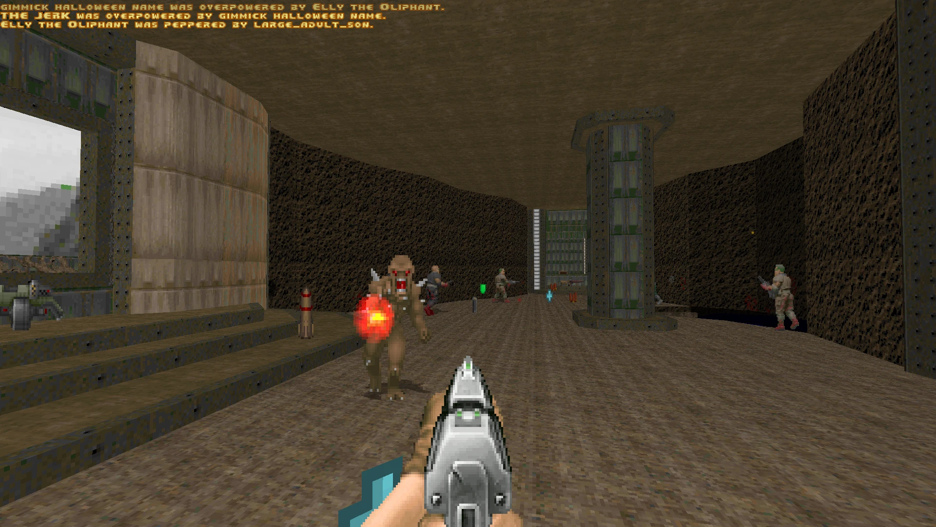 Бій у Doom II від першої особи, гравець стріляє з рушниці по монстрам у модифікованому Deathmatch