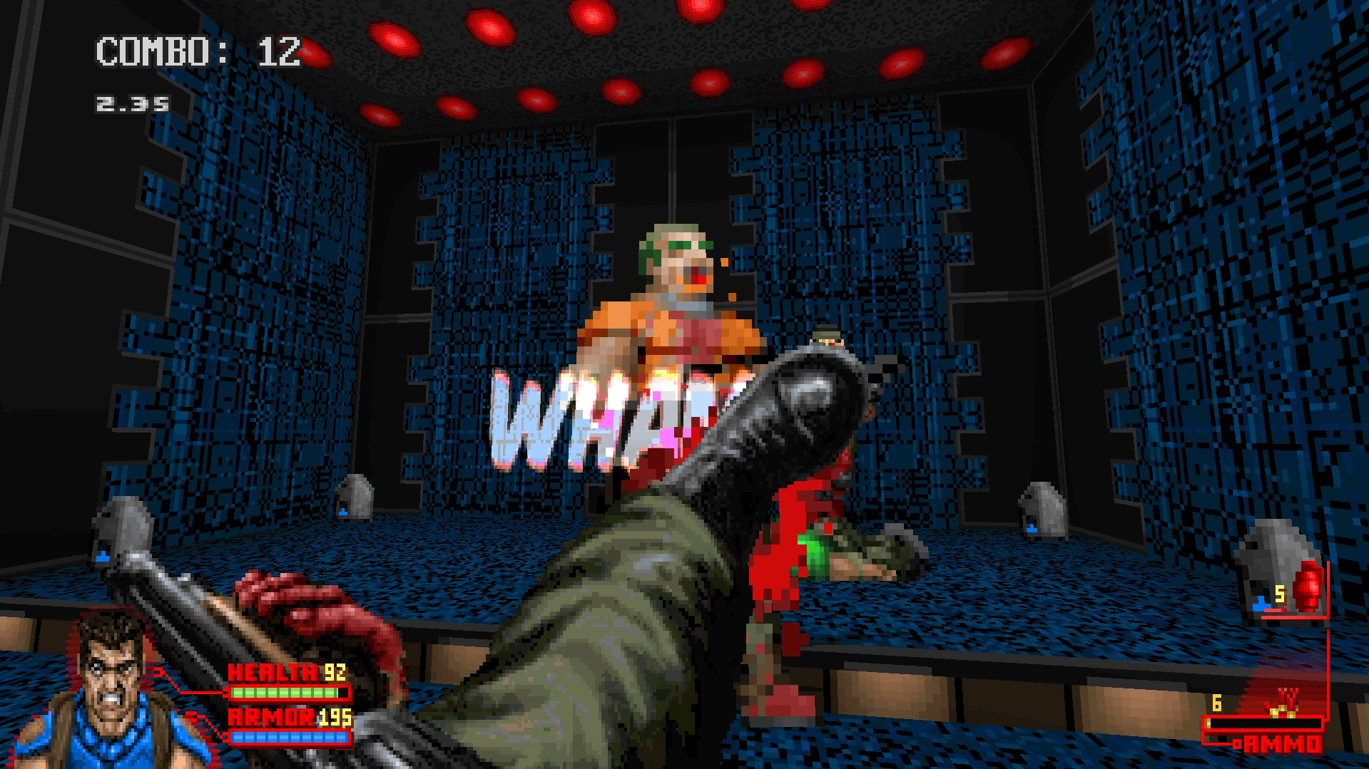 Вид от первого лица: игрок пинает врага в синей пиксельной комнате, показан комбо 12
