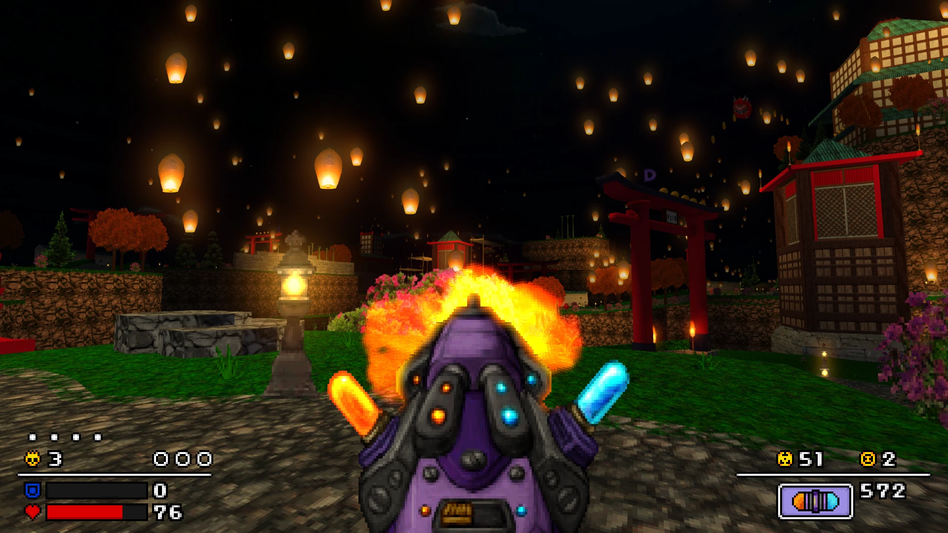 Erste-Person-Ansicht eines farbenfrohen futuristischen Gewehrs im laternenbeleuchteten japanischen Nachtszenario im Doom-Mod