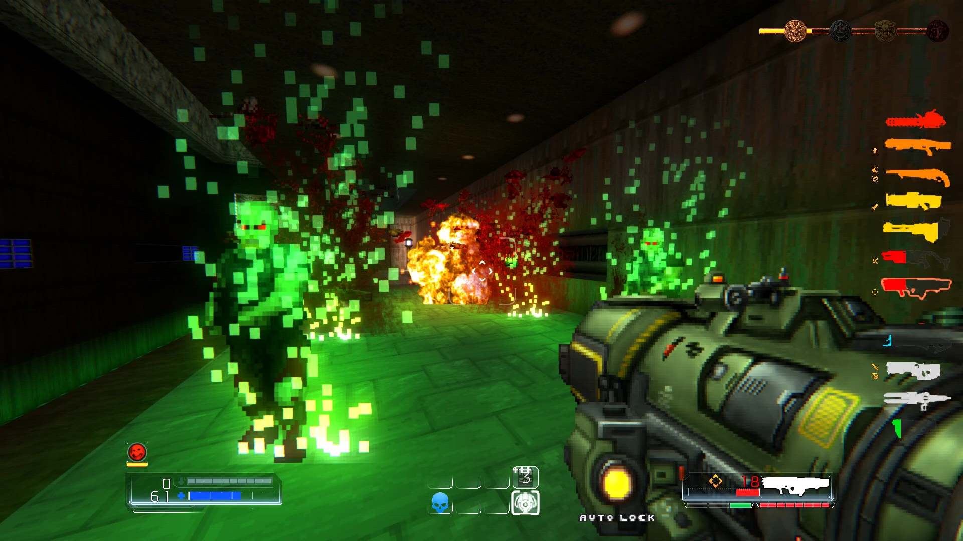 Vista en primera persona en Doom4 Death Foretold muestra enemigos pixelados verdes y en llamas durante la acción