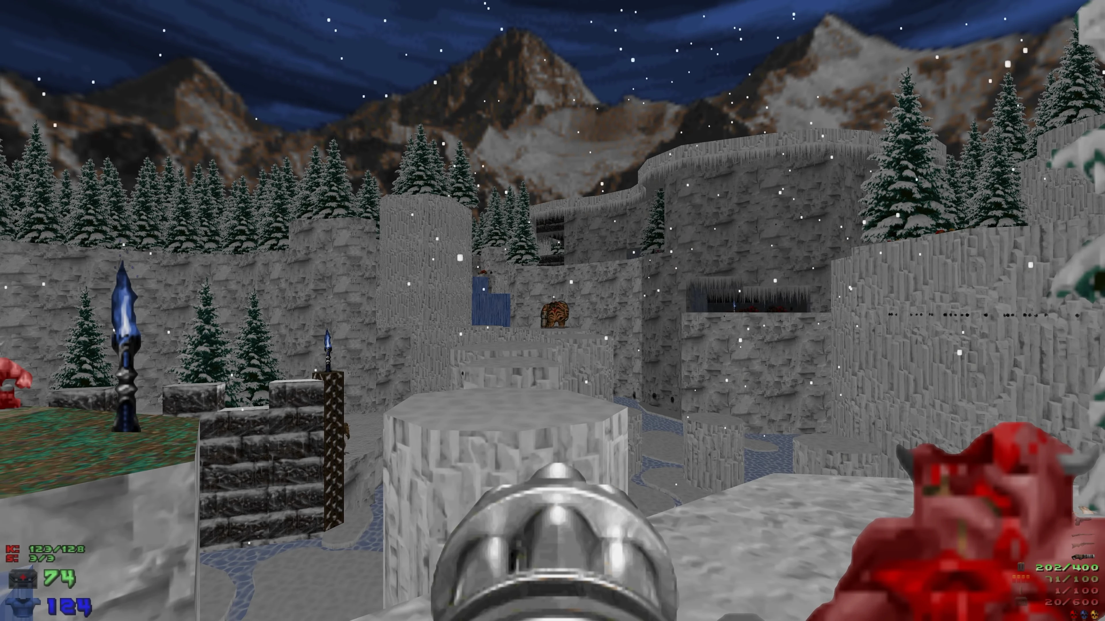 Captura de pantalla del juego mostrando una fortaleza montañosa nevada con pinos y cielo nocturno en el mod Doom II Eviternity