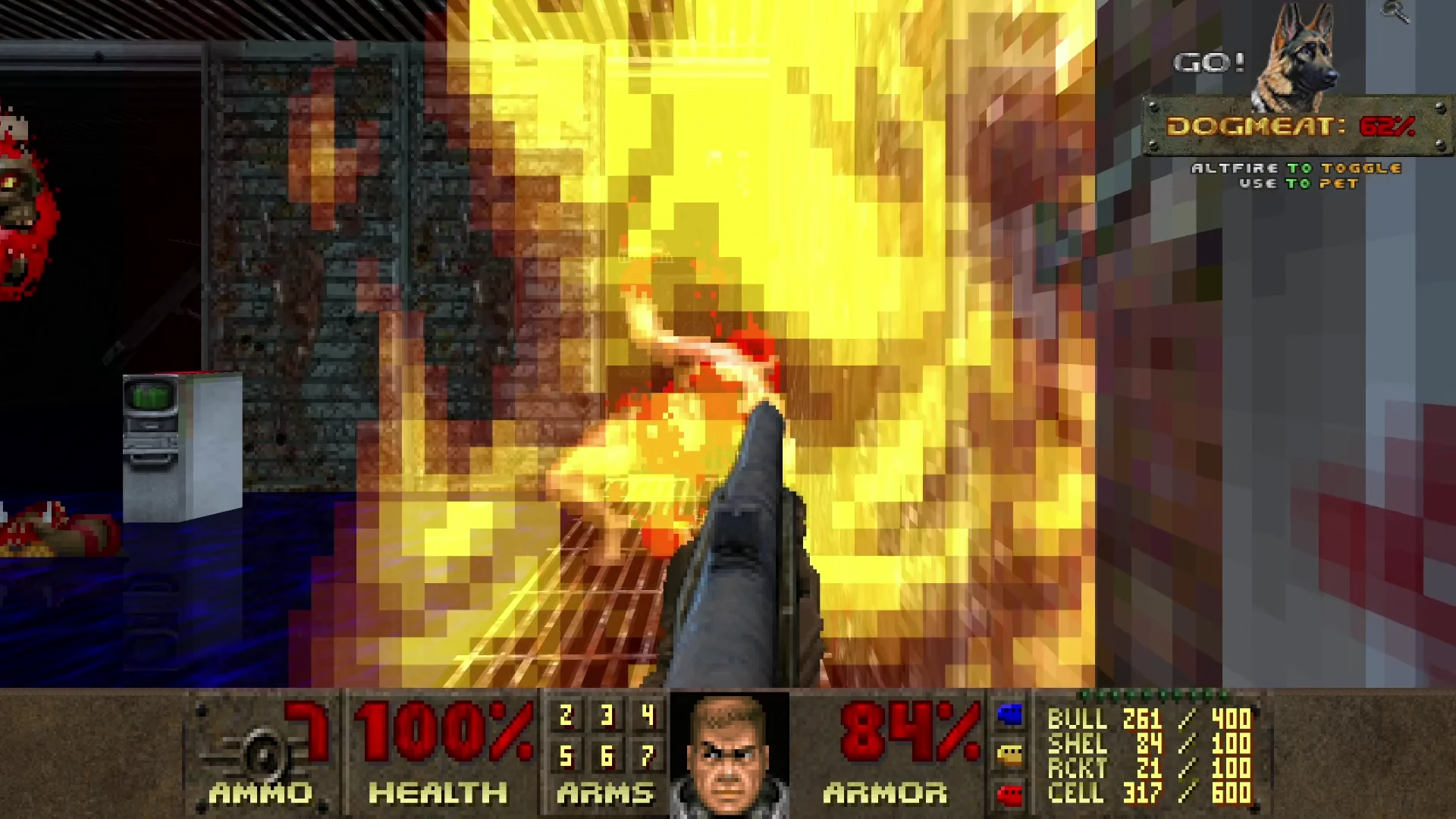 Игрок стреляет из дробовика в огне по демону, на экране показатели здоровья, брони и боеприпасов в моде Fallout Vault 666