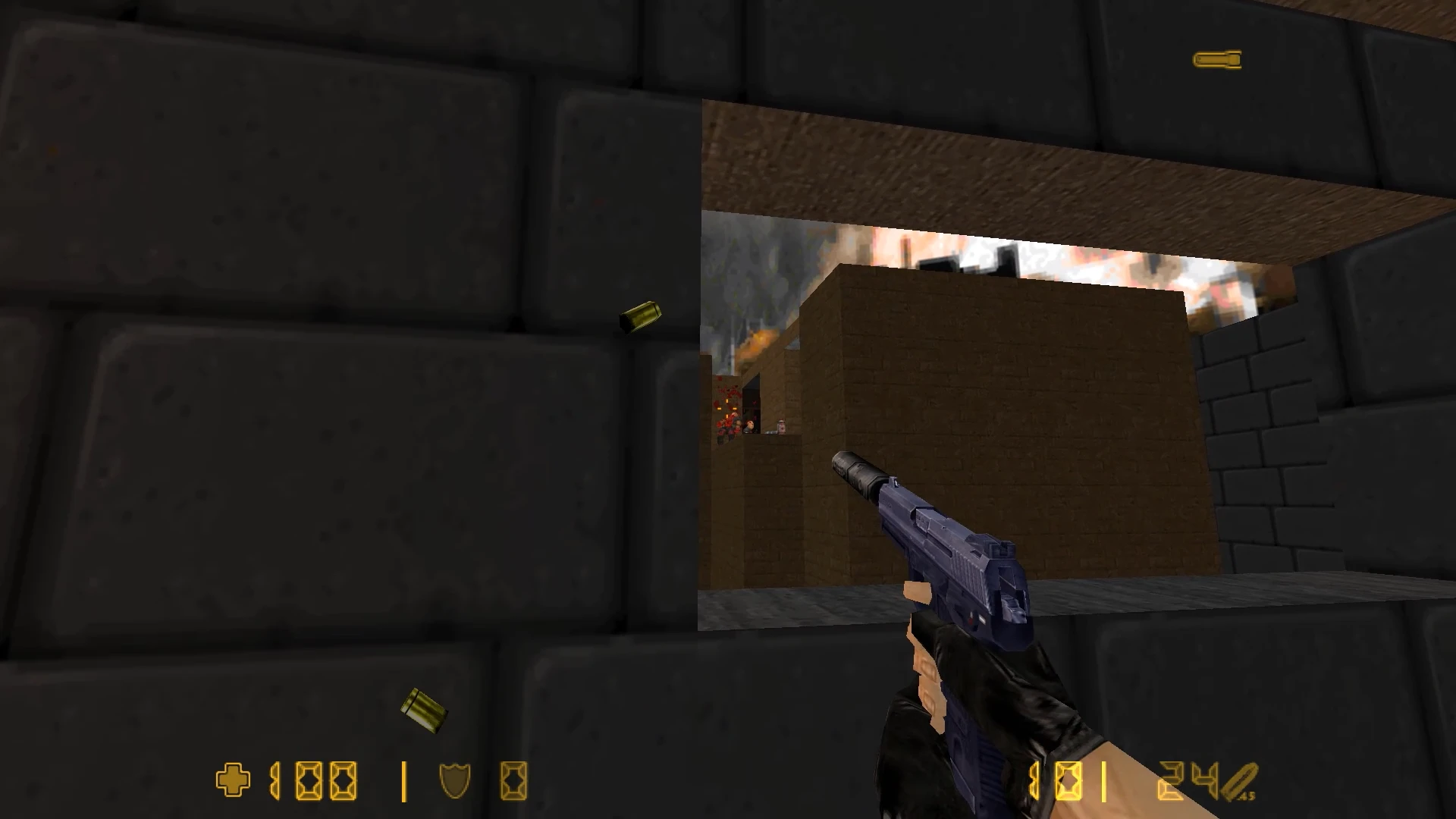 Spieler zielt mit einer schallgedämpften Pistole hinter einer Wand im Lambda-Strike-Mod für Doom II: Hell on Earth