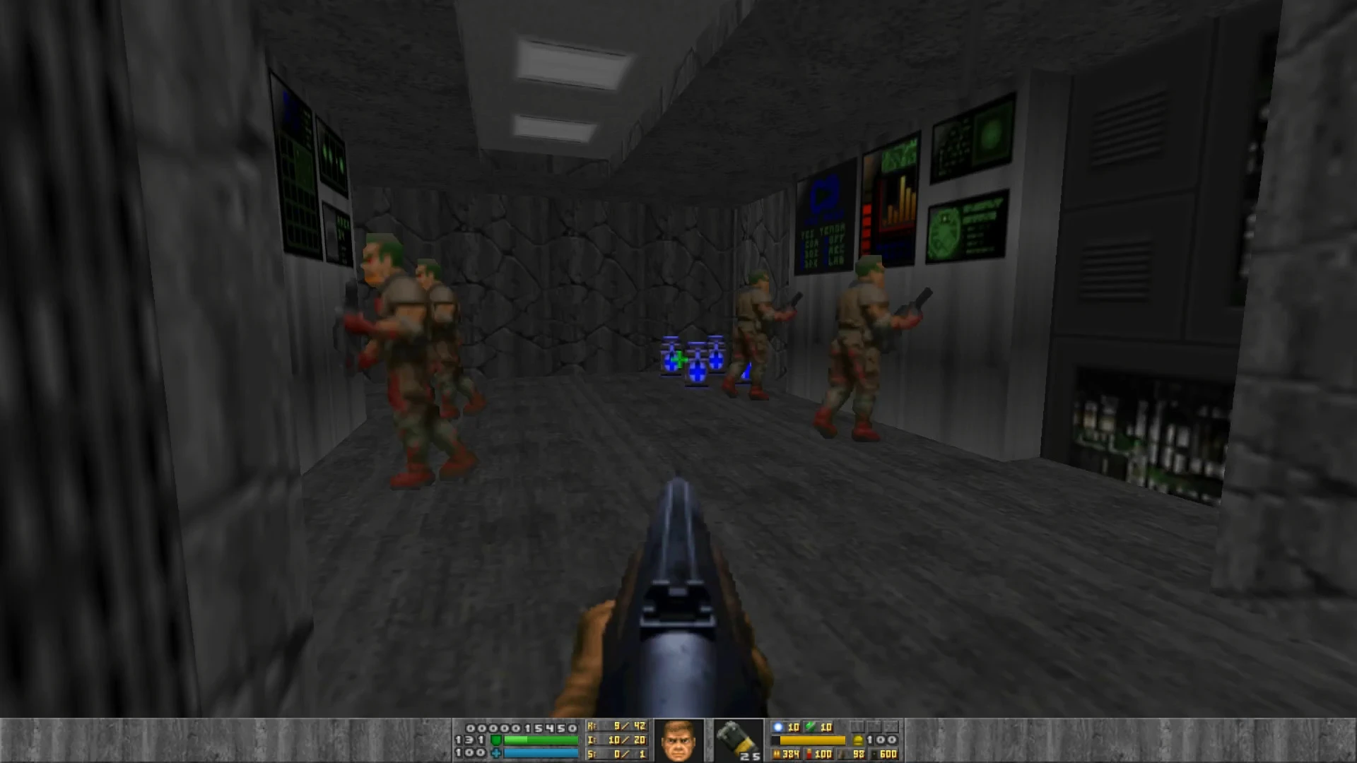 Vista en primera persona con escopeta apuntando a soldados junto a paneles de control en habitación de piedra y metal en Doom II