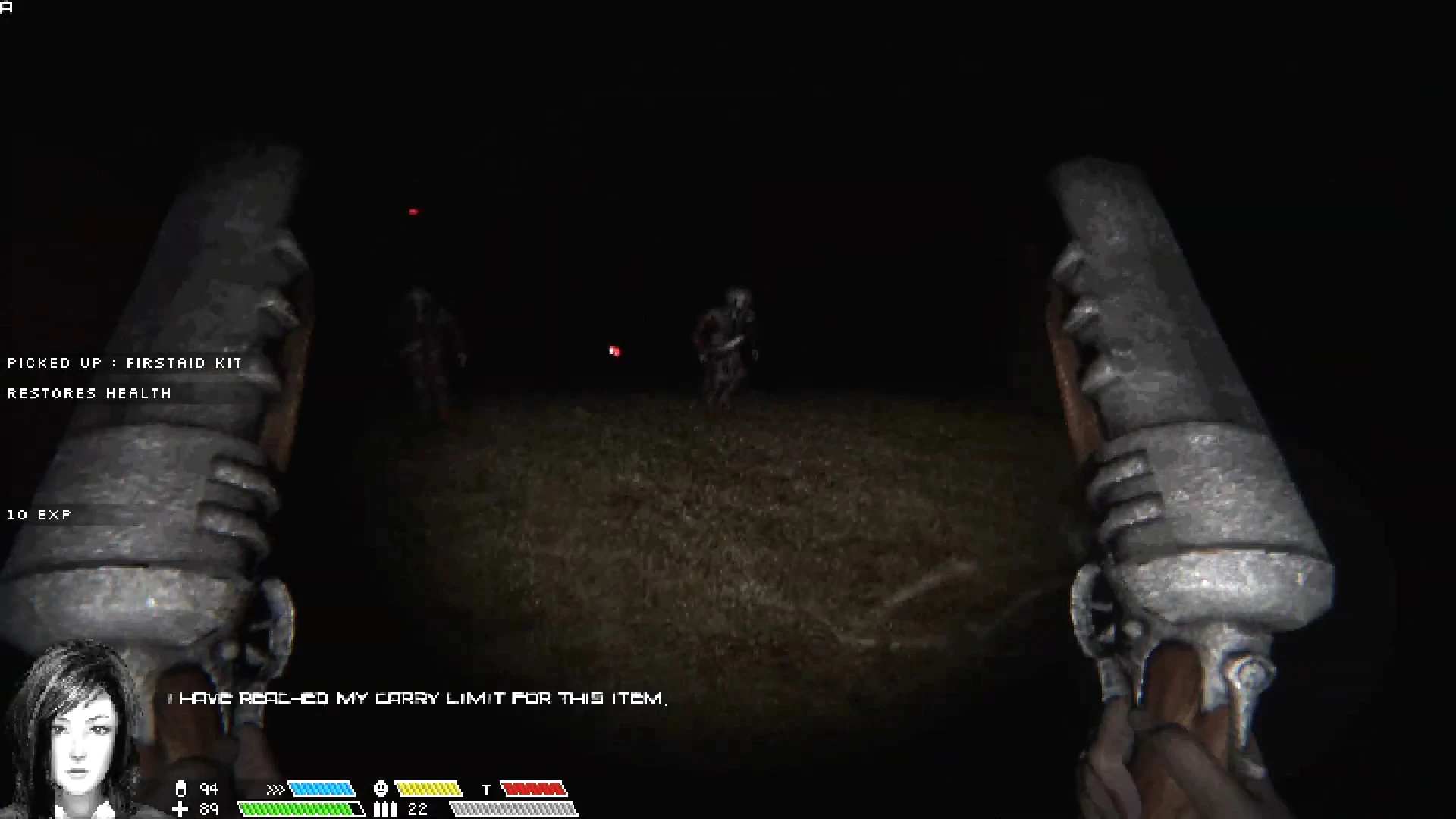 Jugador con armas dobles enfrentando a dos monstruos que se acercan de noche mientras recoge un botiquín en el mod Doom II Solace Dreams