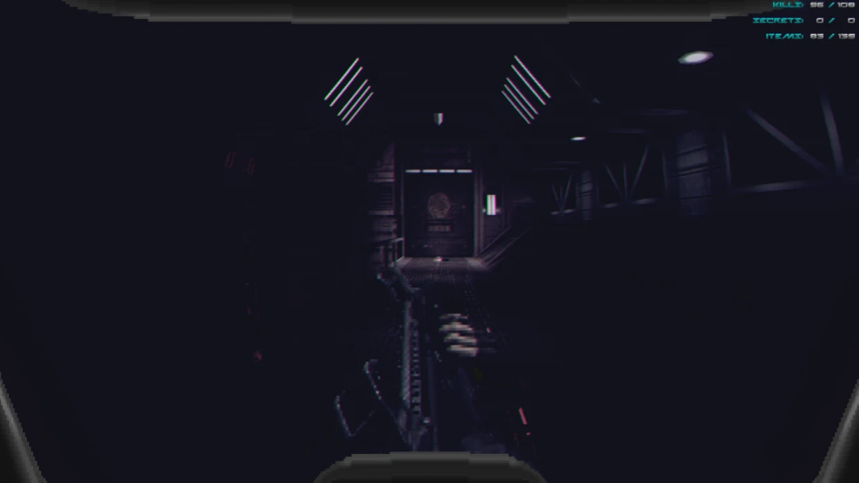 Vista de pasillo oscuro de ciencia ficción con arma en primera persona del mod Live Through DOOM para Doom 1993