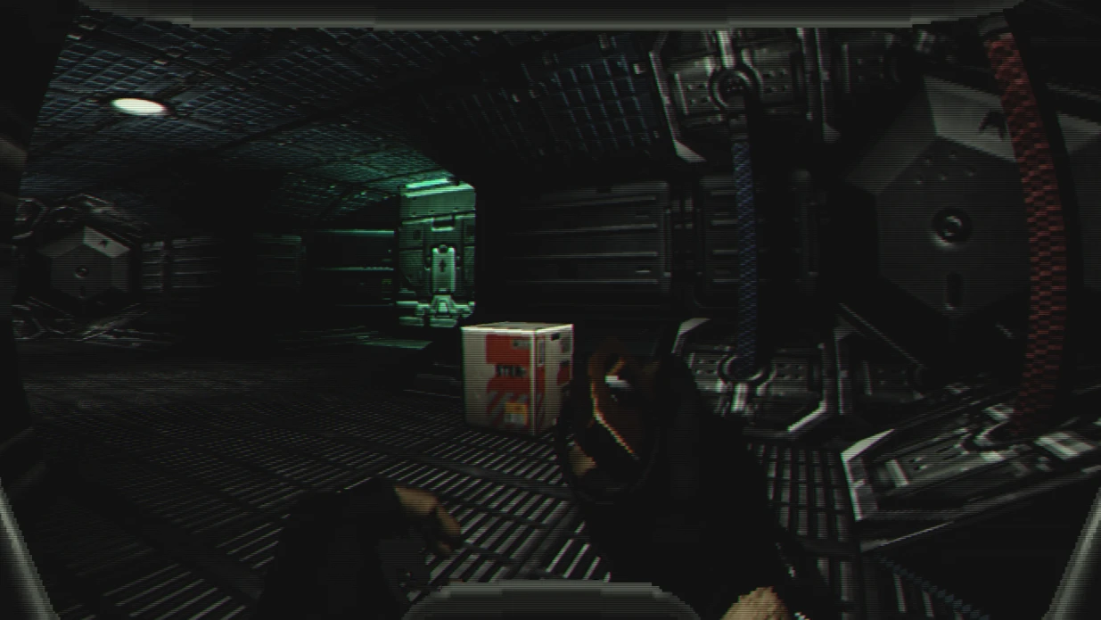 Vista en primera persona de un oscuro pasillo industrial de ciencia ficción con caja y paredes mecánicas en el mod LiTDOOM