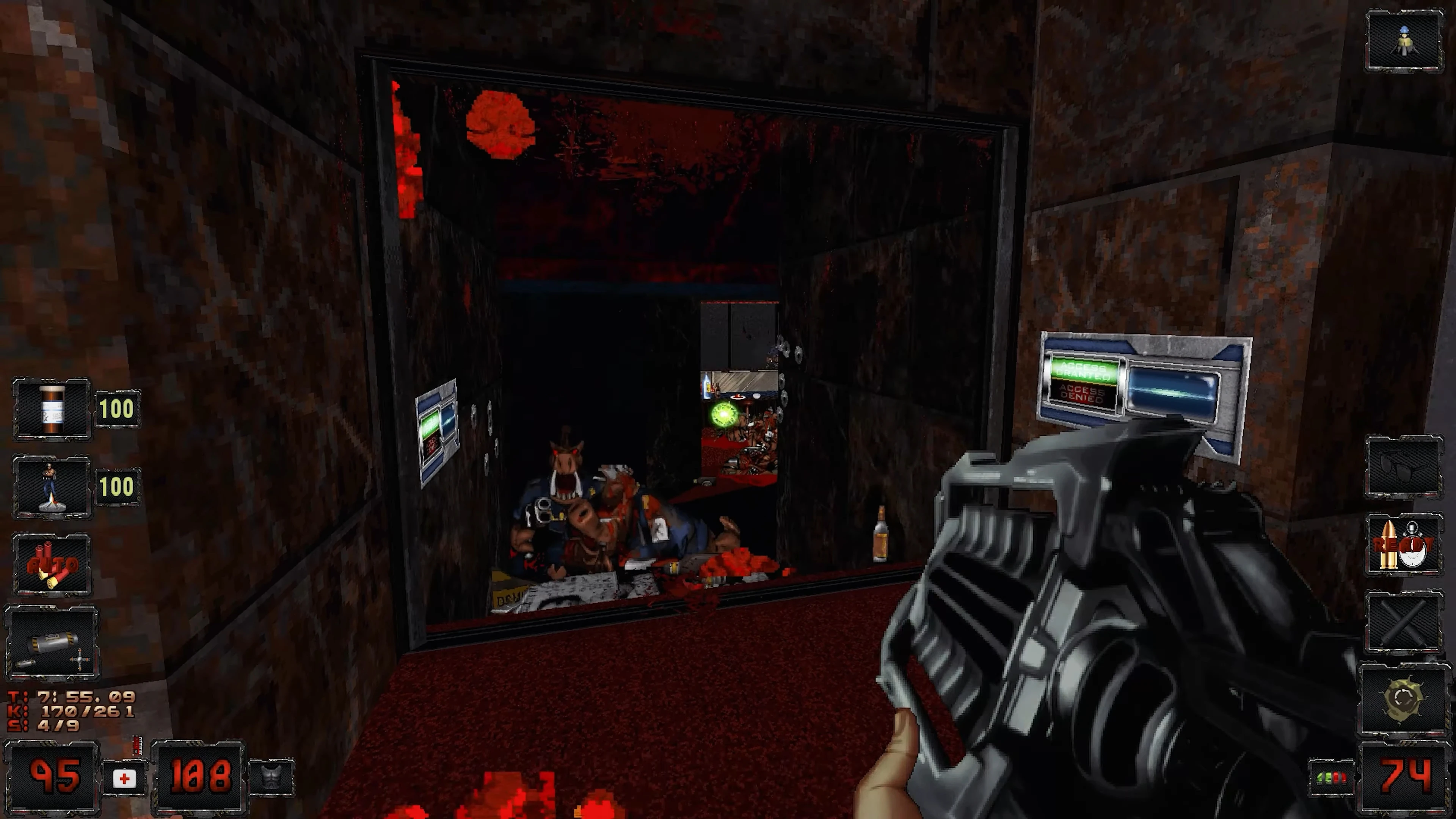 Jugador con arma apuntando a enemigos en un pasillo oscuro y cerrado en el mod Duke Nukem 3D Savior of Babes
