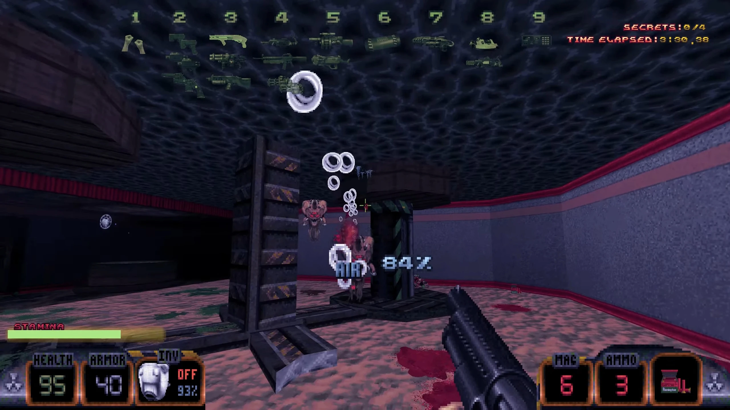 Jugabilidad de Duke Nukem 3D mostrando combate submarino con burbujas de aire y enemigos atacando