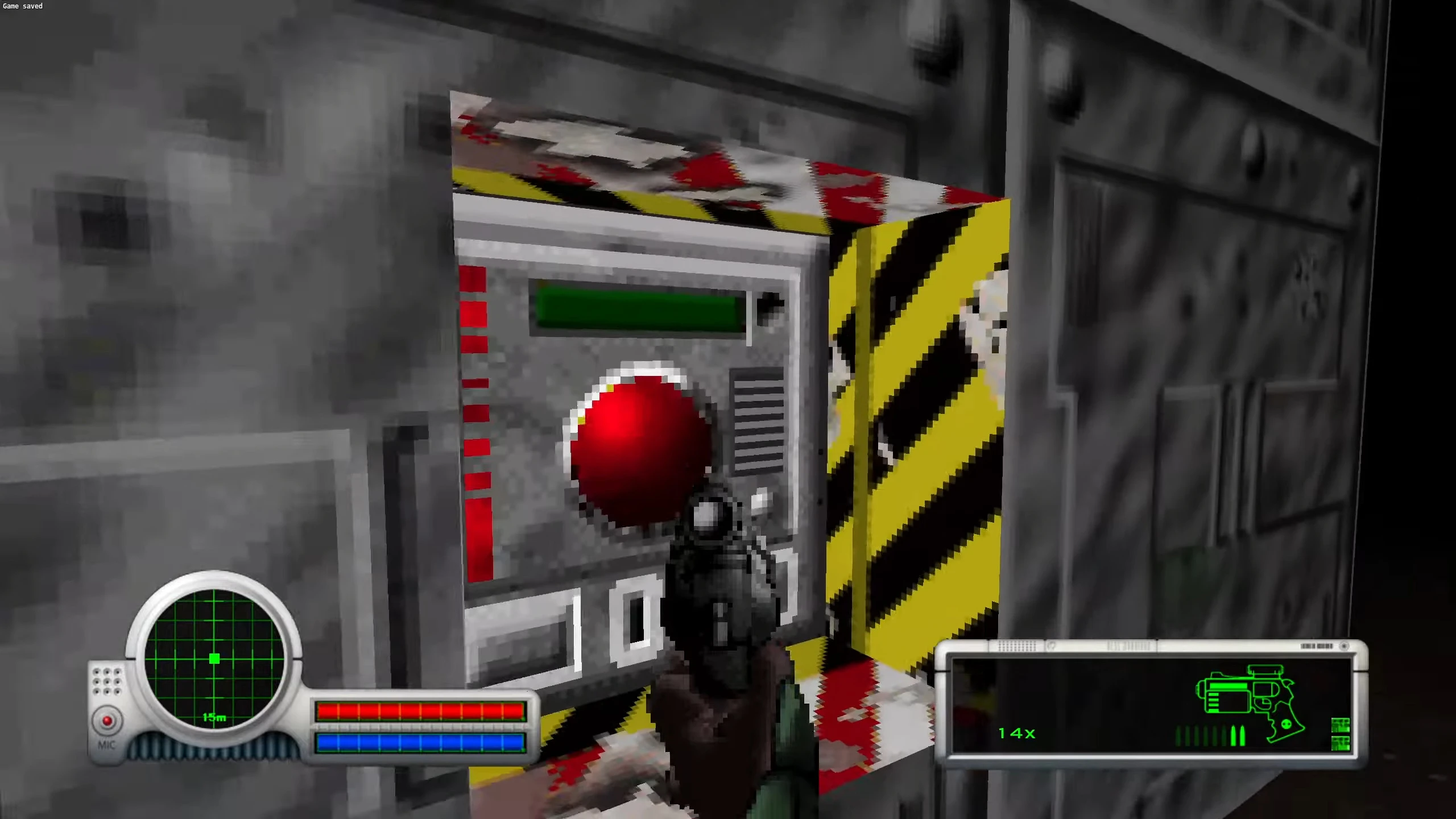 Vista en primera persona apuntando a un botón rojo en un panel de control con HUD del juego en Aleph One Marathon Trilogy