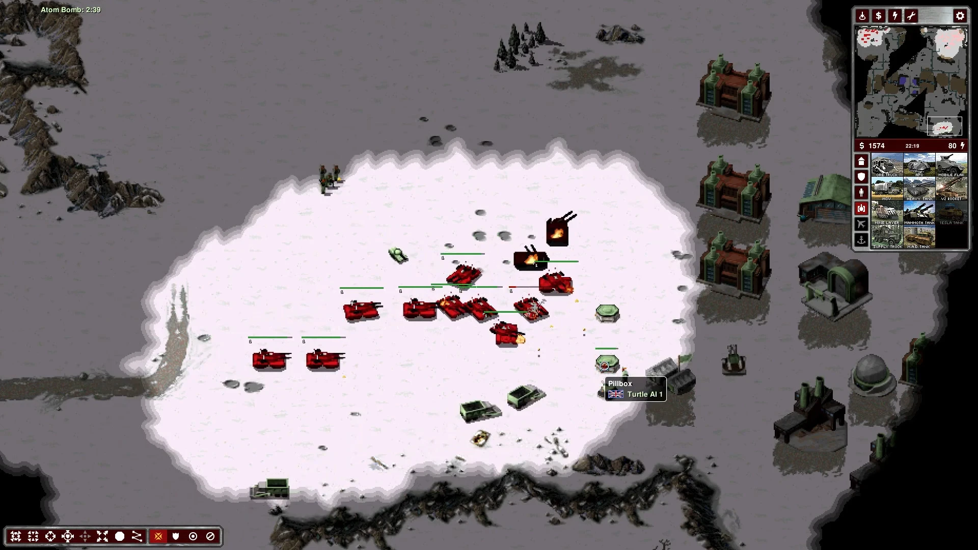 Zrzut ekranu z rozgrywki pokazujący czerwone czołgi atakujące na zaśnieżonej mapie z wieloma budynkami i minimapą w Command & Conquer Tiberian Dawn na silniku OpenRA