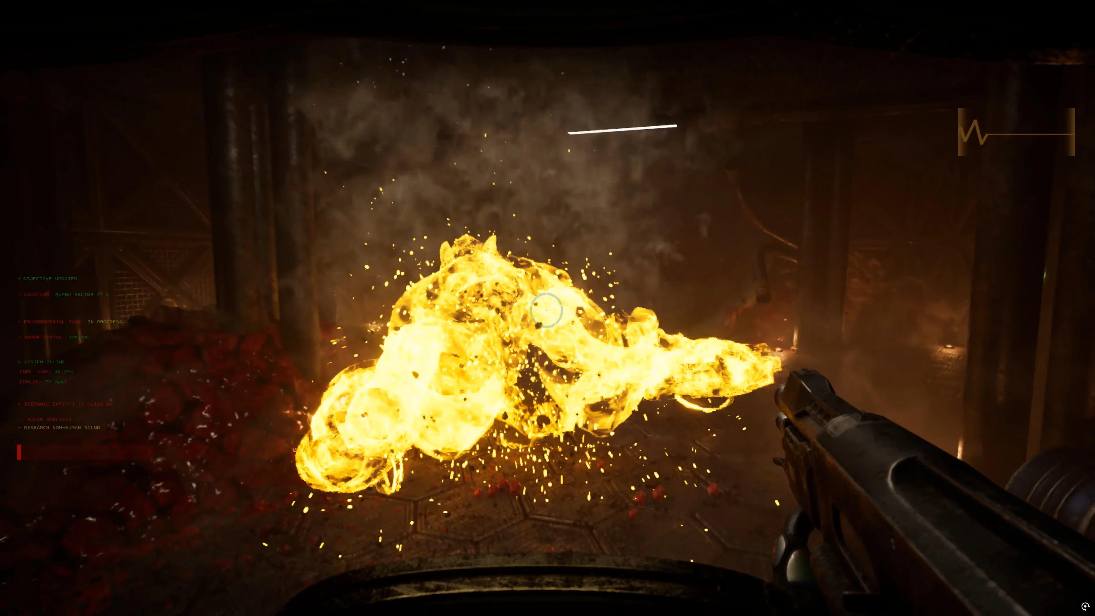 Widok z pierwszej osoby, strzelanie z shotgunu do płonącego demona w ciemnym przemysłowym korytarzu w fanowskim remake'u DOOM 3