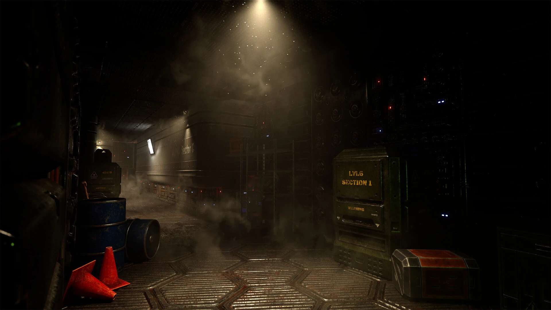Słabo oświetlony przemysłowy korytarz z beczkami, pachołkami i maszyną oznaczoną LVL6 SECTION 1 w fanowskim remake DOOM 3