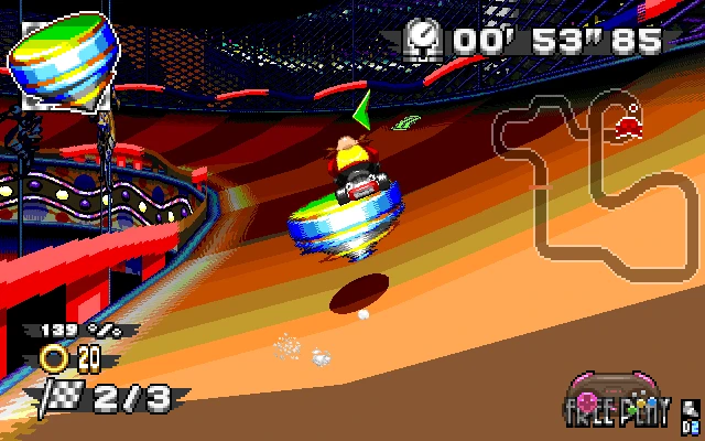 Zrzut ekranu z rozgrywki pokazujący postać ścigającą się pojazdem wirującym po zakrzywionym torze w modzie Sonic Robo Blast