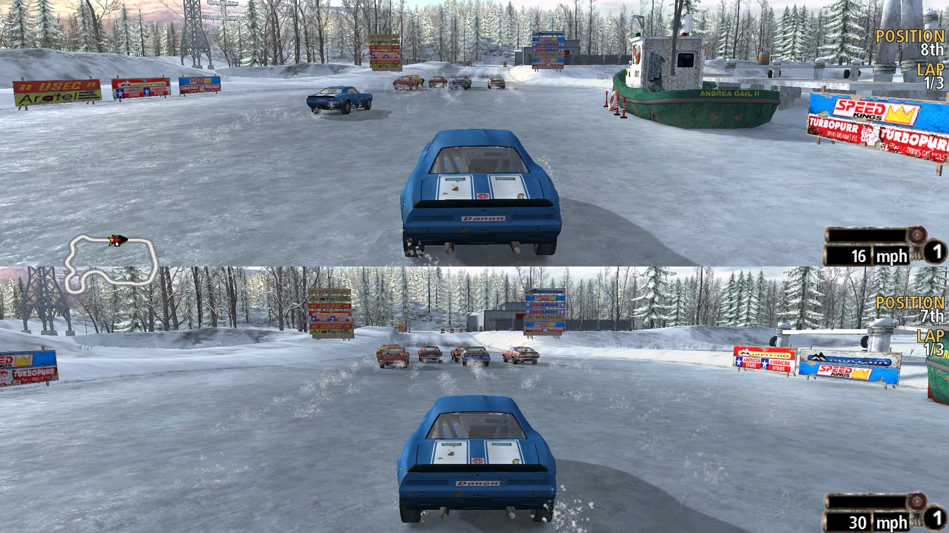 Zwei Ansichten eines blauen Autos, das auf einer eisigen Strecke in FlatOut 2004 Mod Chloe Collection fährt