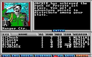 Captura de pantalla de Wasteland 1988 mostrando la interfaz de estadísticas de personajes con cinco miembros del equipo