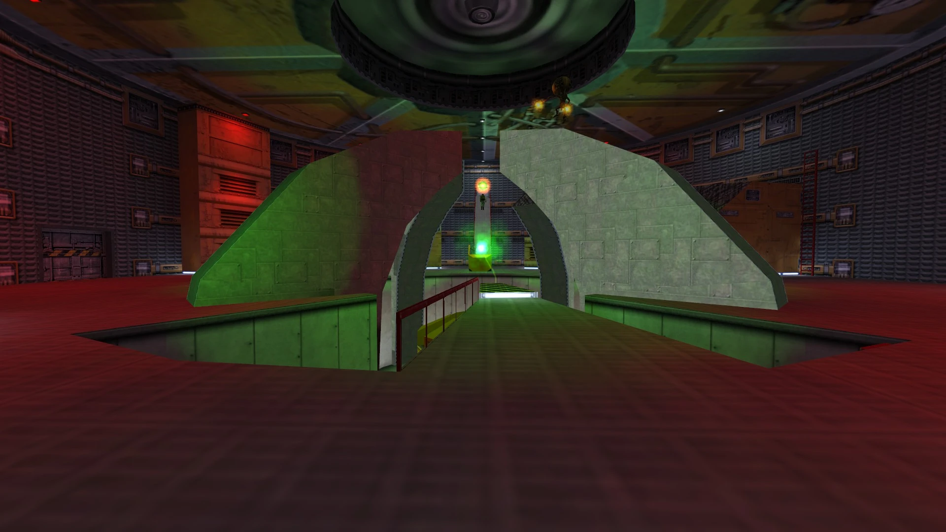 Vista de una arena de combate futurista en Half-Life 1998 con torretas de energía disparando y estructuras metálicas