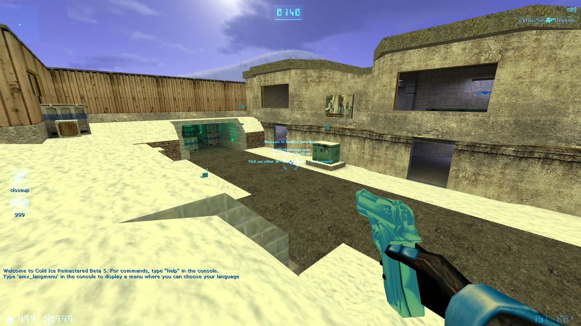 Vista en primera persona en Half-Life con mod Cold Ice Remastered en mapa nevado con jugador sosteniendo pistola
