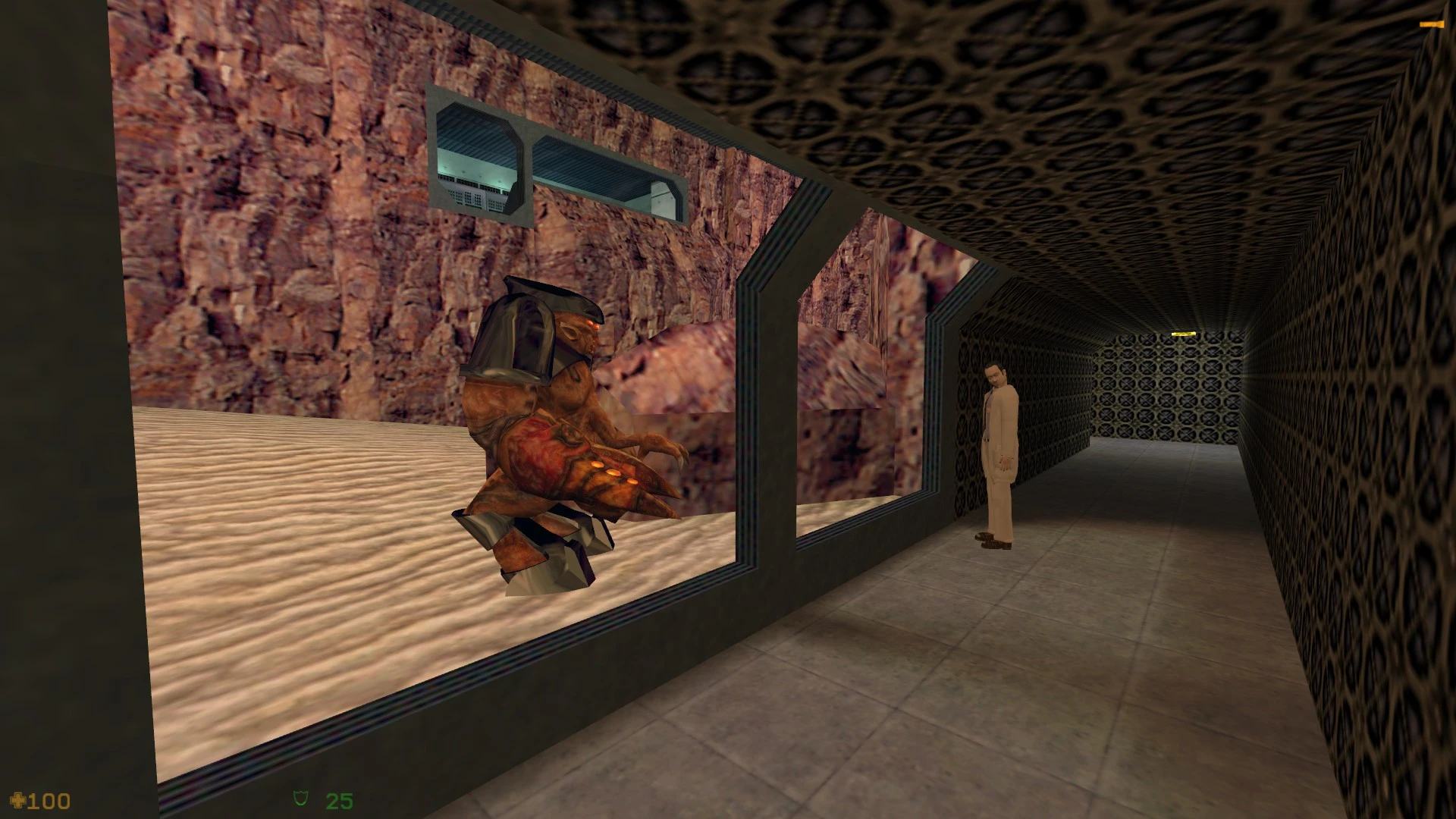 В моде Half-Life CS Darkstar инопланетянин за стеклом рядом с мужчиной в коридоре с узорчатыми стенами
