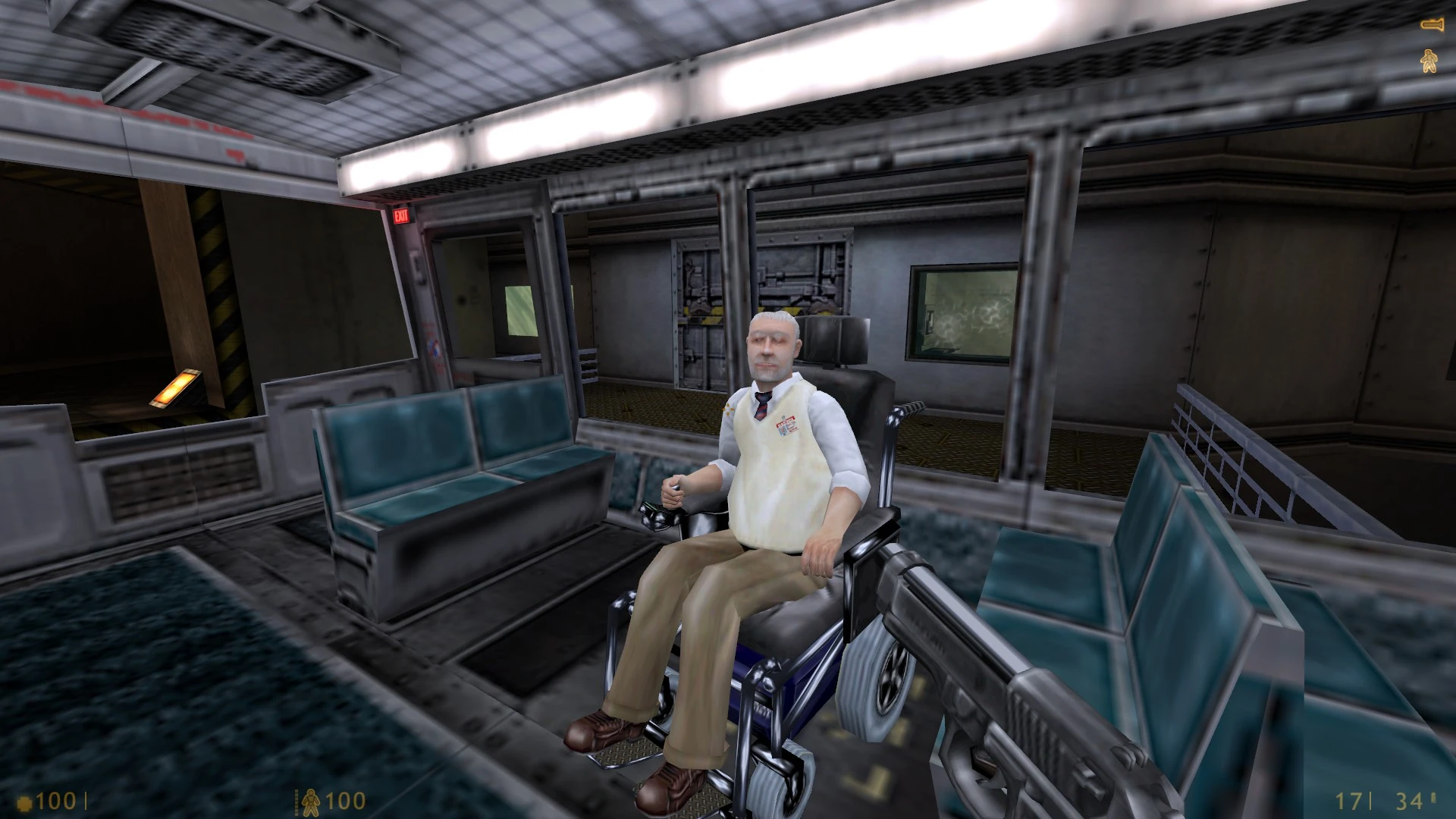Zrzut ekranu z moda Half-Life Decay Singularity pokazujący naukowca na wózku inwalidzkim w metalowym wagonie pociągu