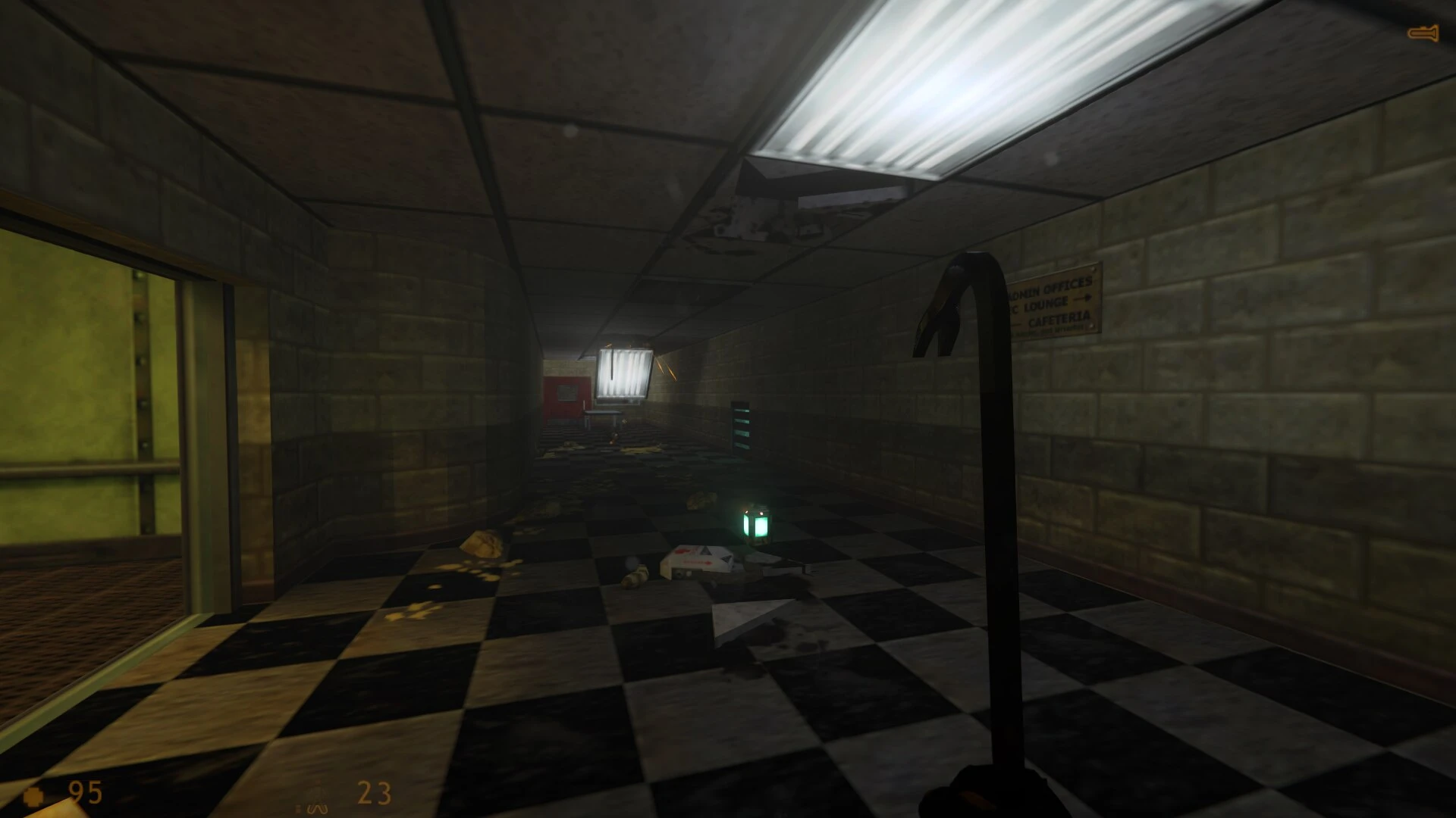 Темний коридор у моді Half-Life 1 з ray tracing, що демонструє детальне освітлення та тіні