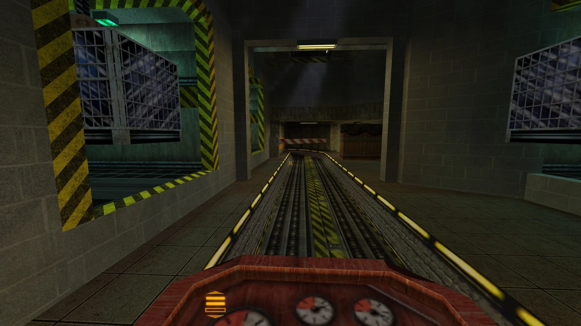 Vista en primera persona de un sistema de vías en una instalación industrial de concreto en el mod Half-Life Expanded Arsenal