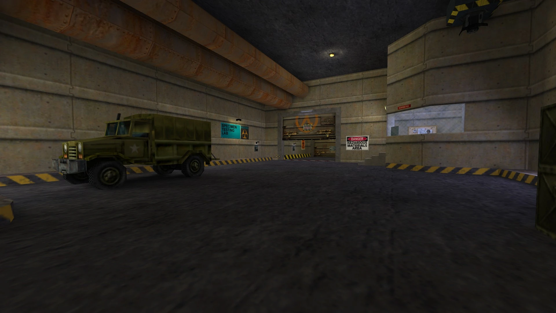 Ingame-Ansicht eines Gefahrstoffbereichs mit olivfarbenem Militär-Lkw und Betonwänden im Half-Life Residual Point Mod