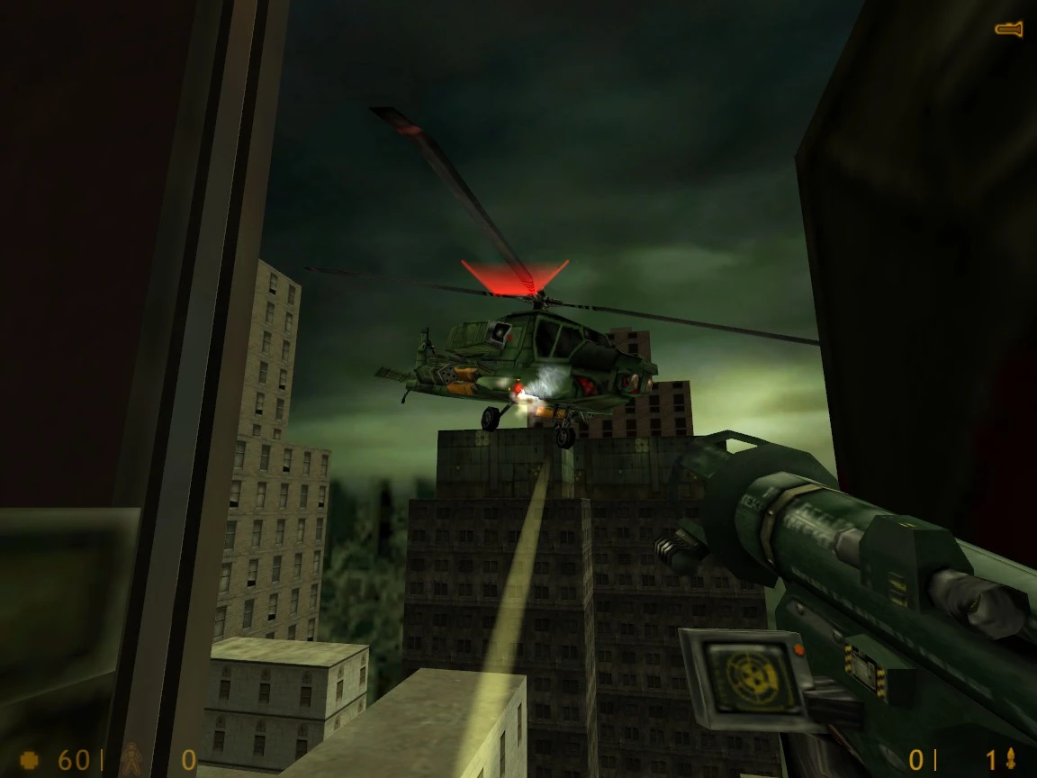 Gracz celuje z wyrzutni rakiet w wojskowy helikopter atakujący nad miejskimi budynkami w modzie Half-Life Vertigo